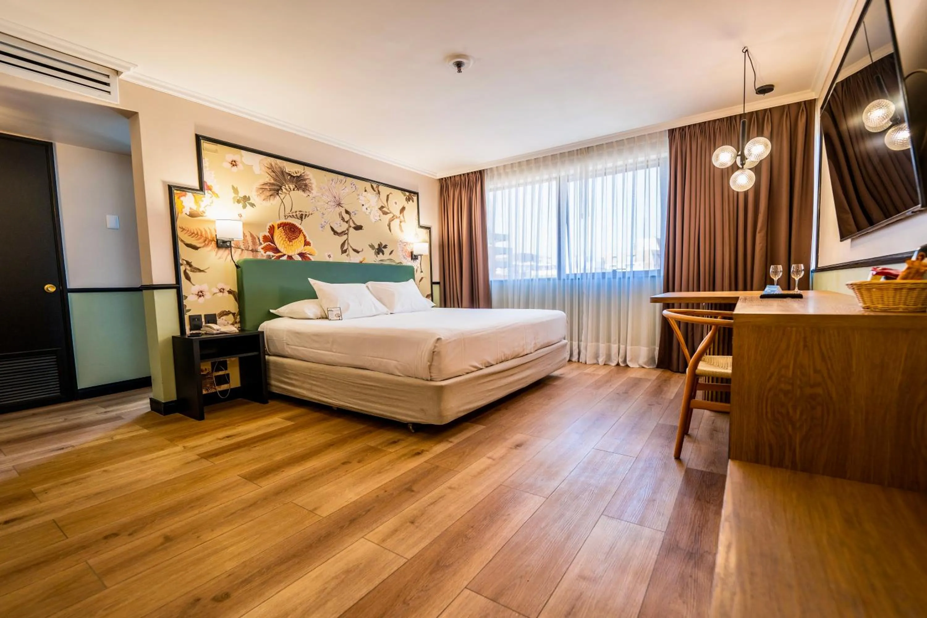 Bedroom, Bed in Hotel Director Vitacura