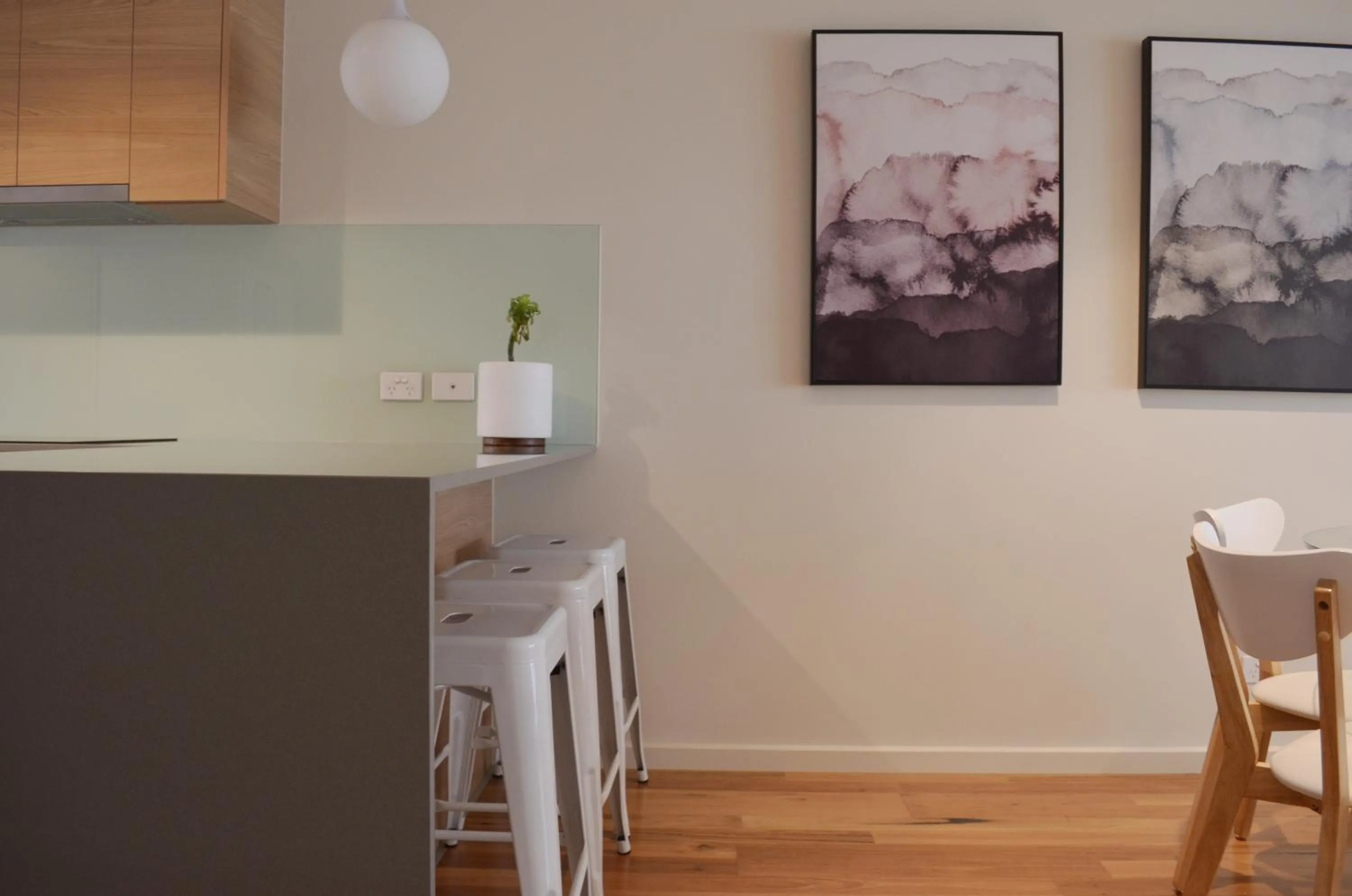 Kitchen or kitchenette in Kangaroo Bay Apartments