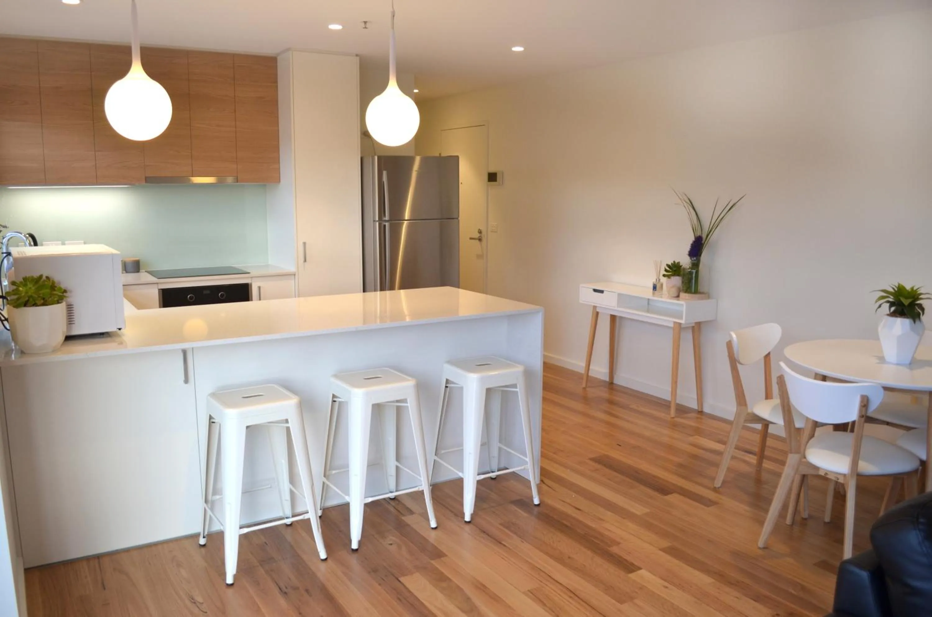 Kitchen or kitchenette in Kangaroo Bay Apartments