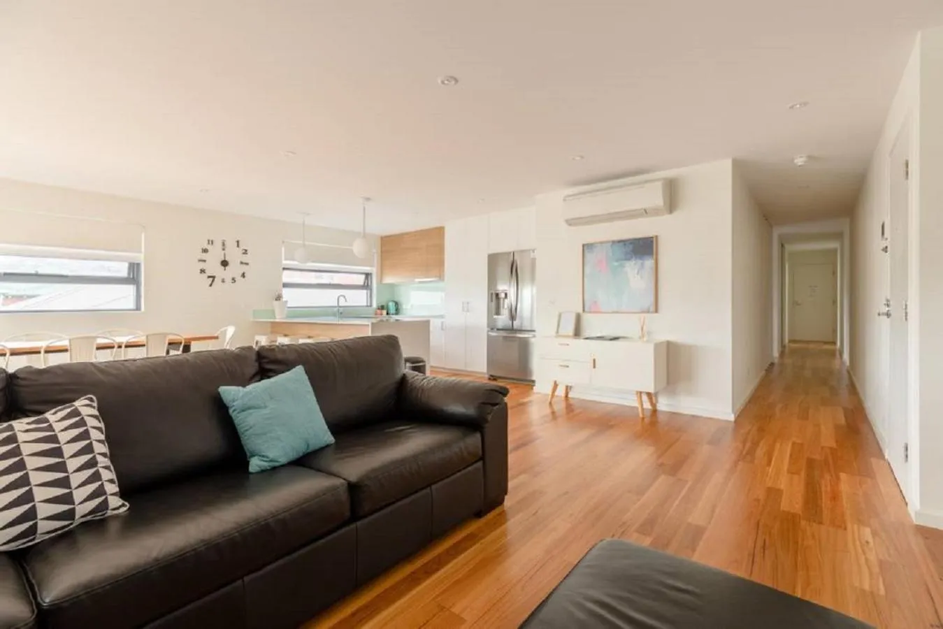 Living room in Kangaroo Bay Apartments