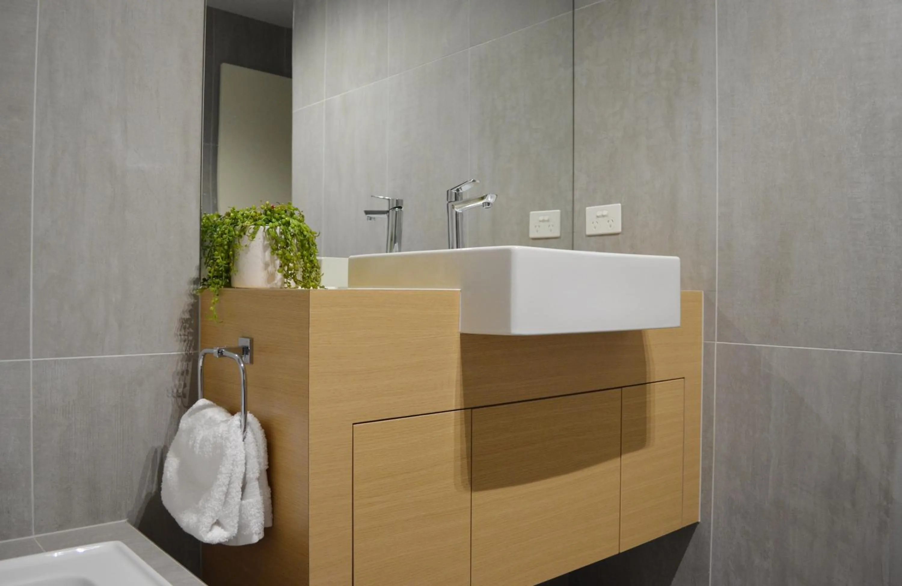 Bathroom in Kangaroo Bay Apartments