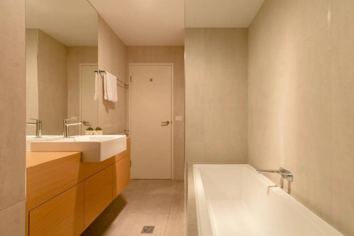 Bathroom in Kangaroo Bay Apartments