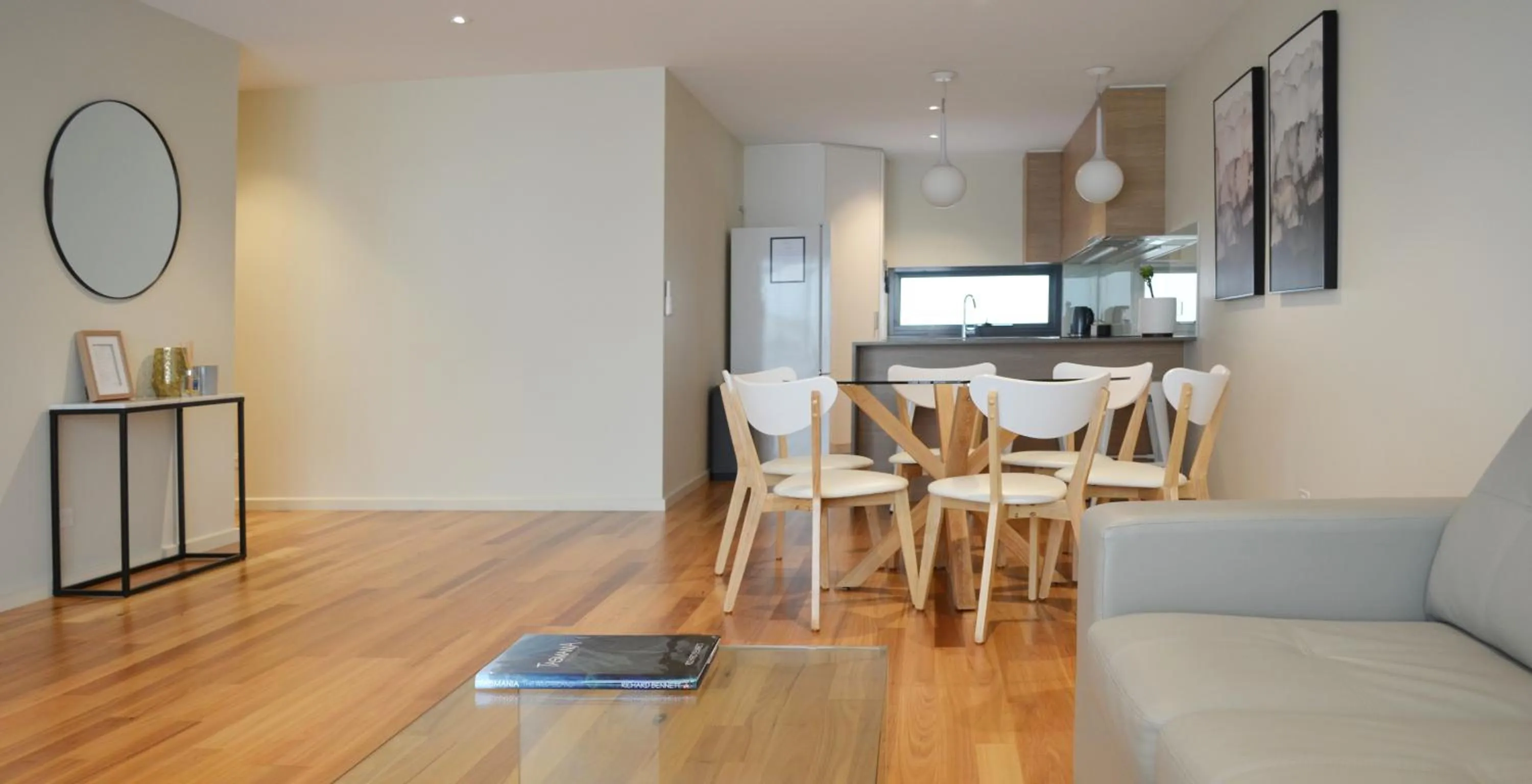 Living room in Kangaroo Bay Apartments