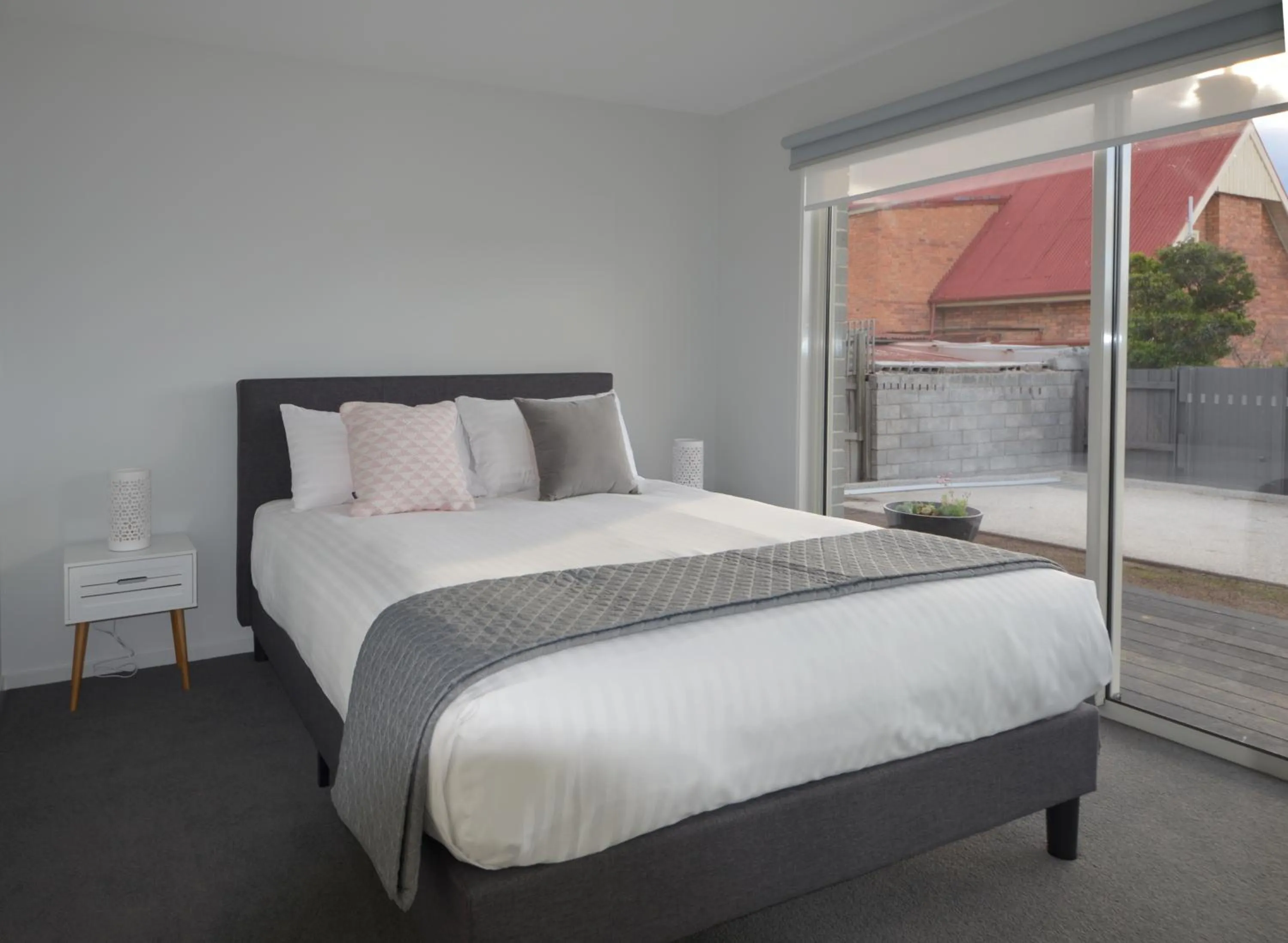 Bedroom, Bed in Kangaroo Bay Apartments