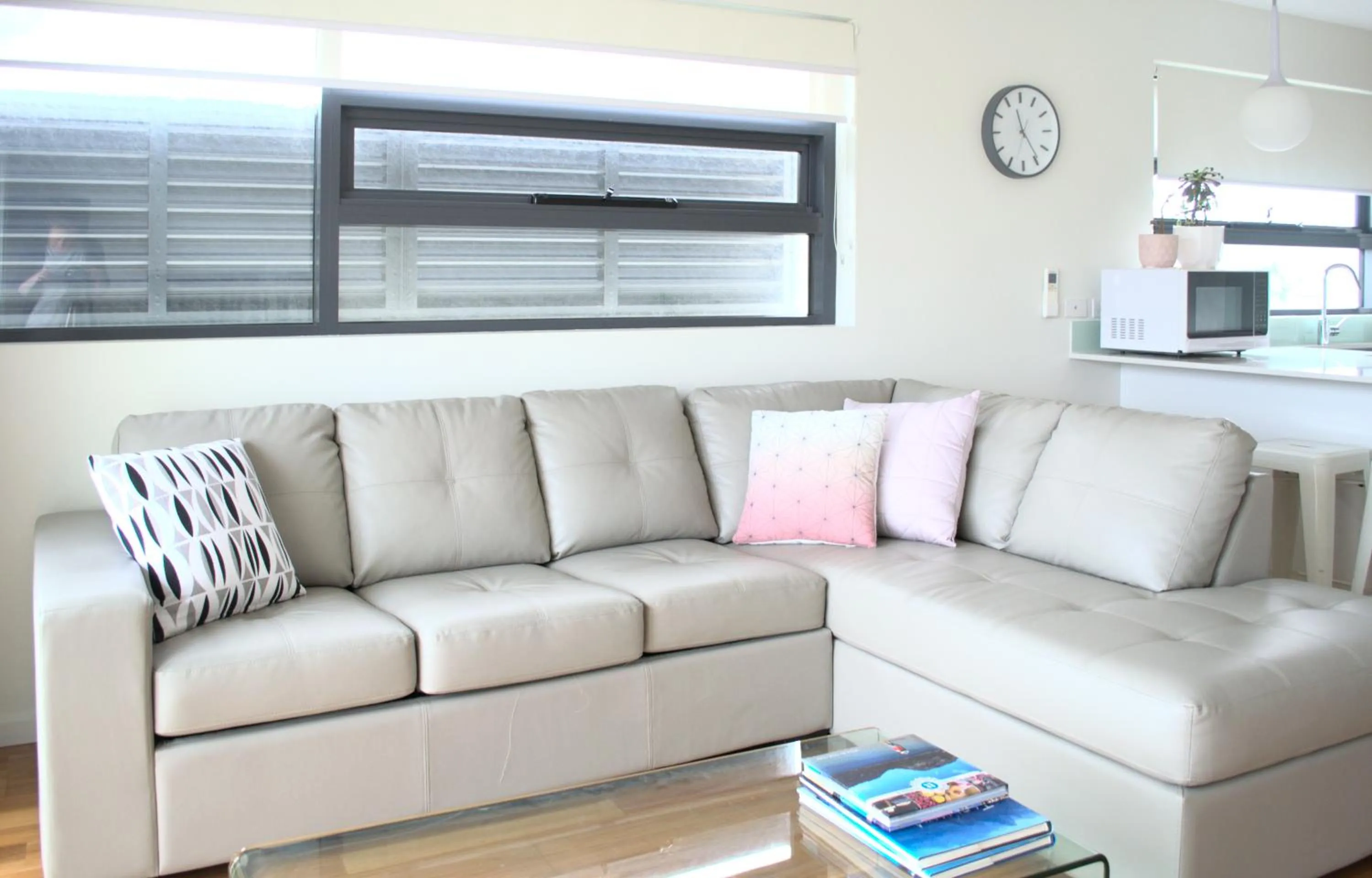 Living room in Kangaroo Bay Apartments