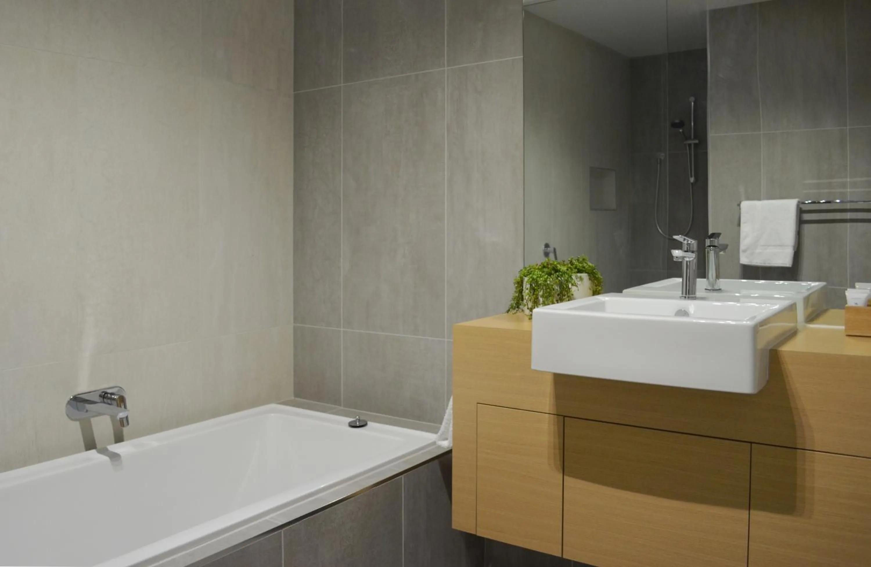 Bathroom in Kangaroo Bay Apartments