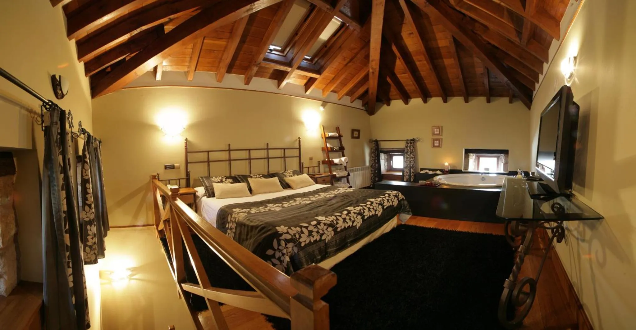 Day in Hotel Palacio Guevara