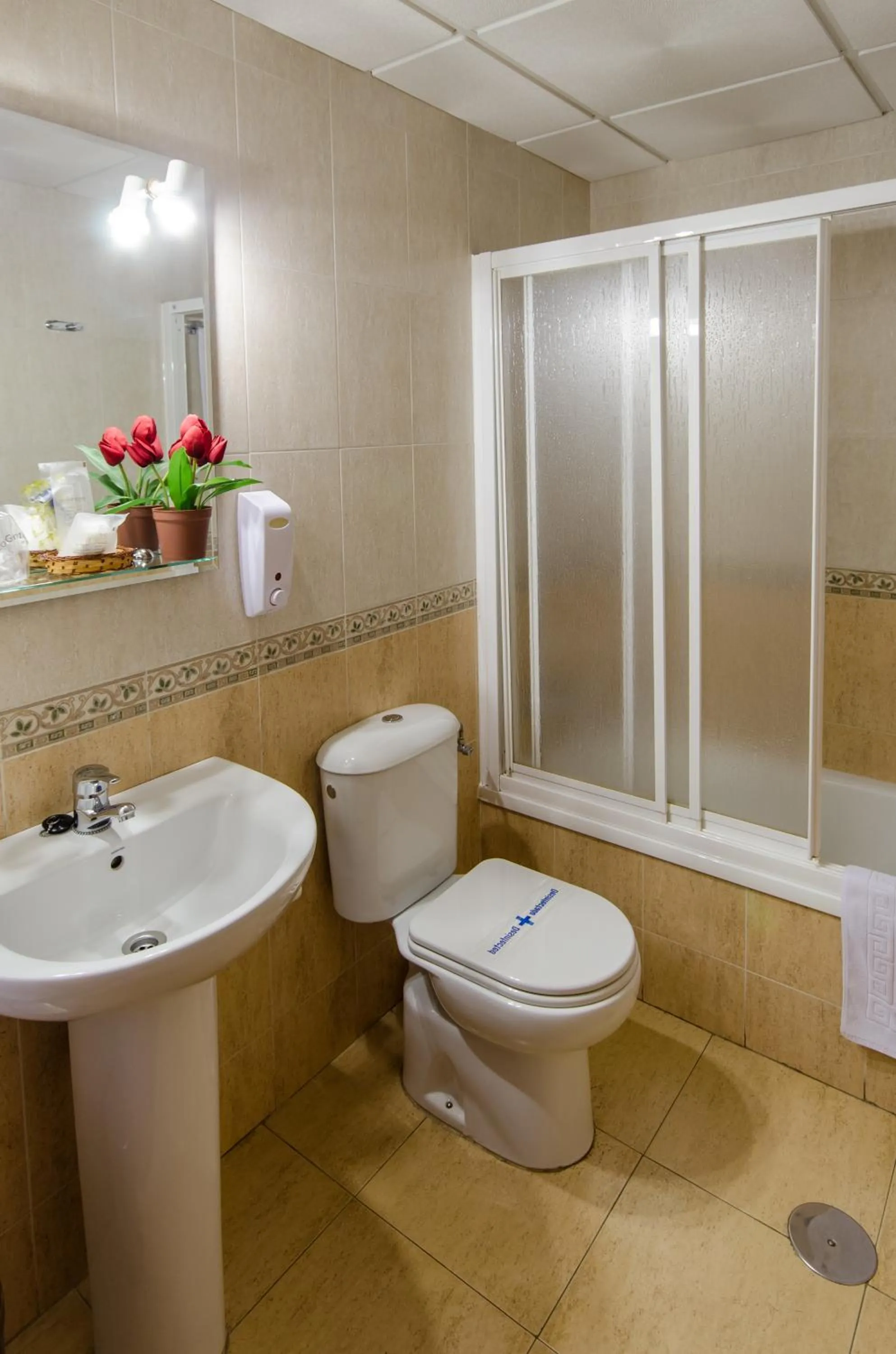 Shower in Las Abadías