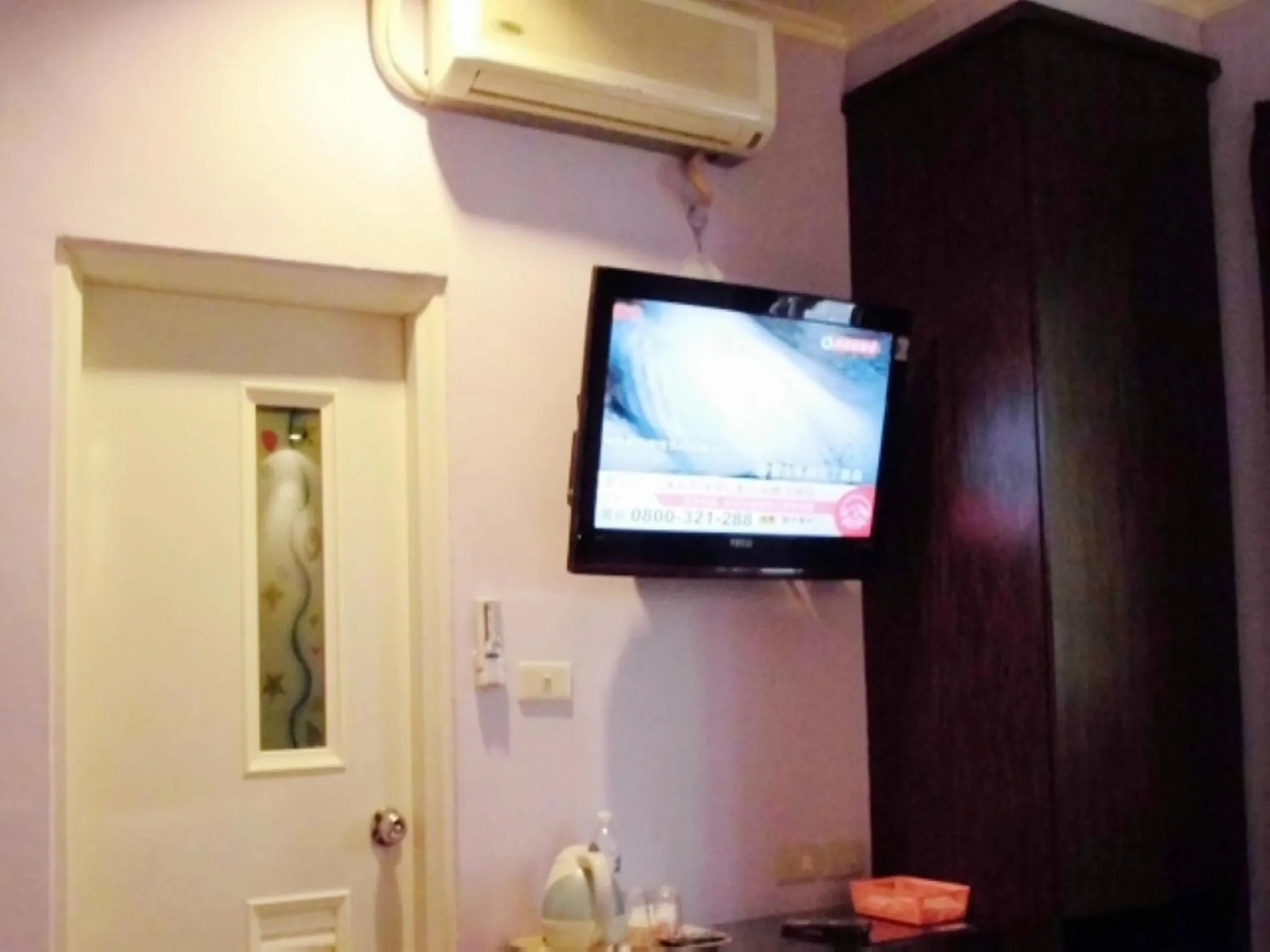 TV and multimedia in Baseball Hotel