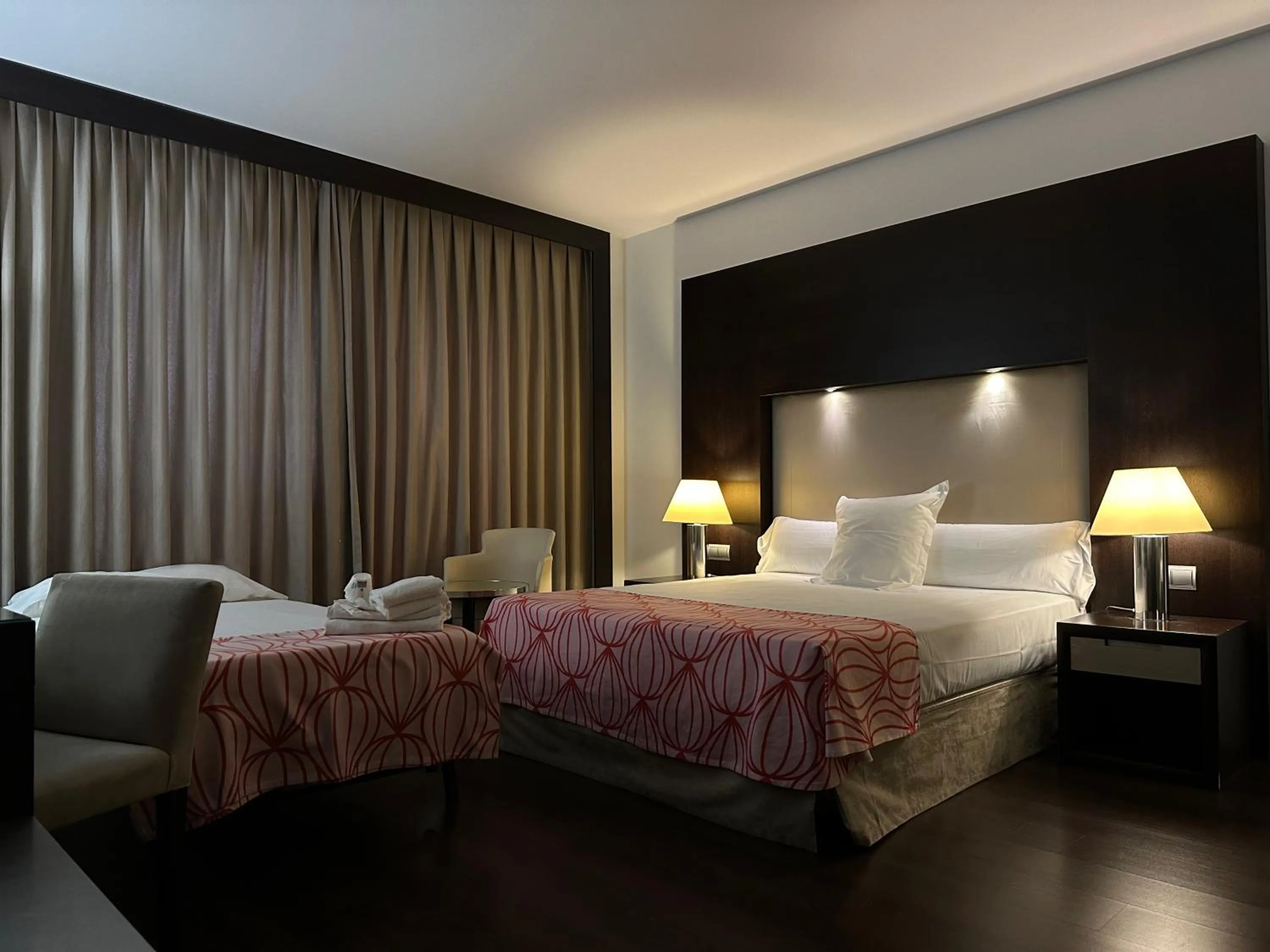 Decorative detail, Bed in Hotel Palacio Albacete & SPA