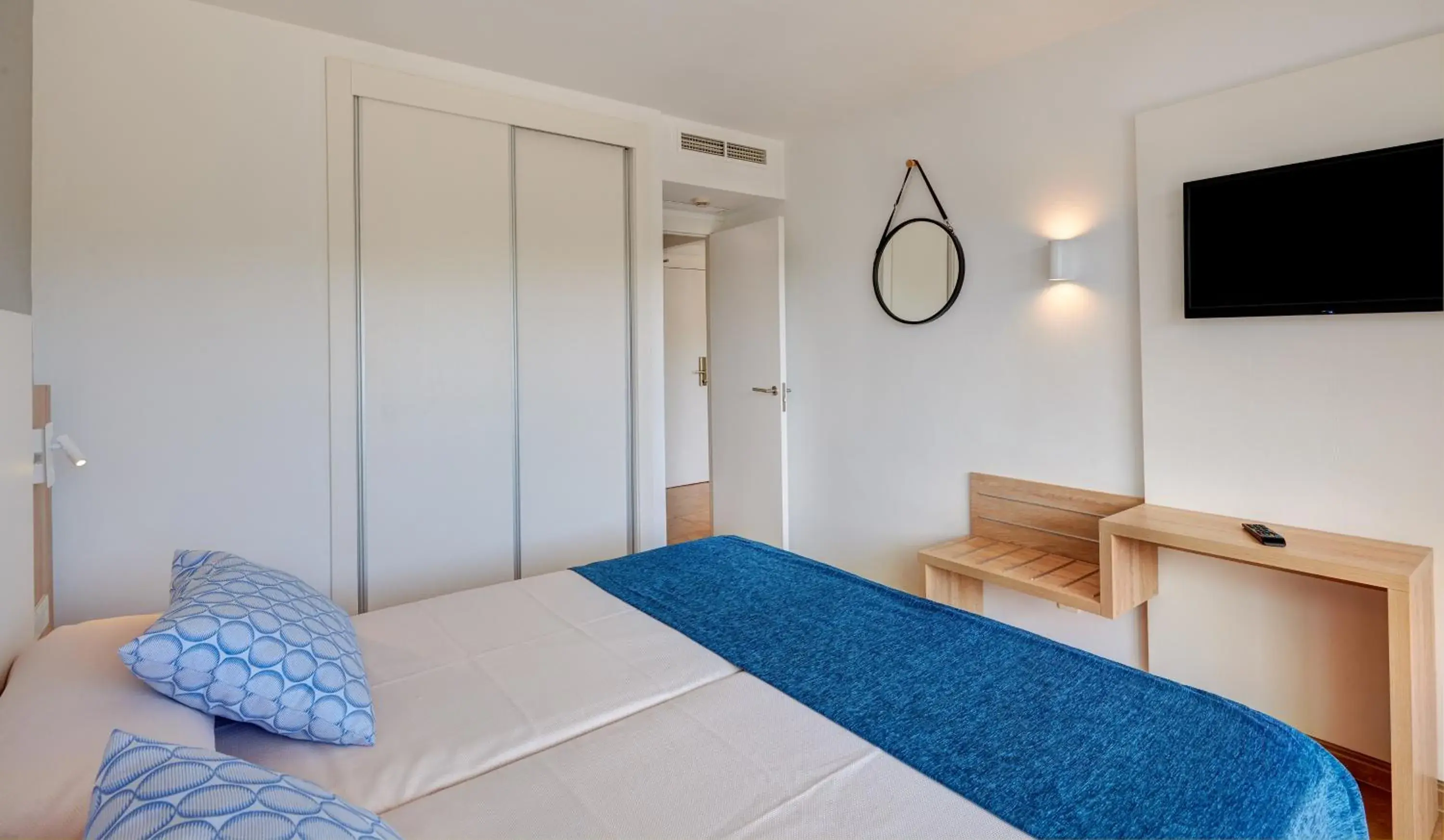 Decorative detail, Bed in Apartamentos Cala d'Or Playa Decorative detail, Bed in Apartamentos Cala d'Or Playa