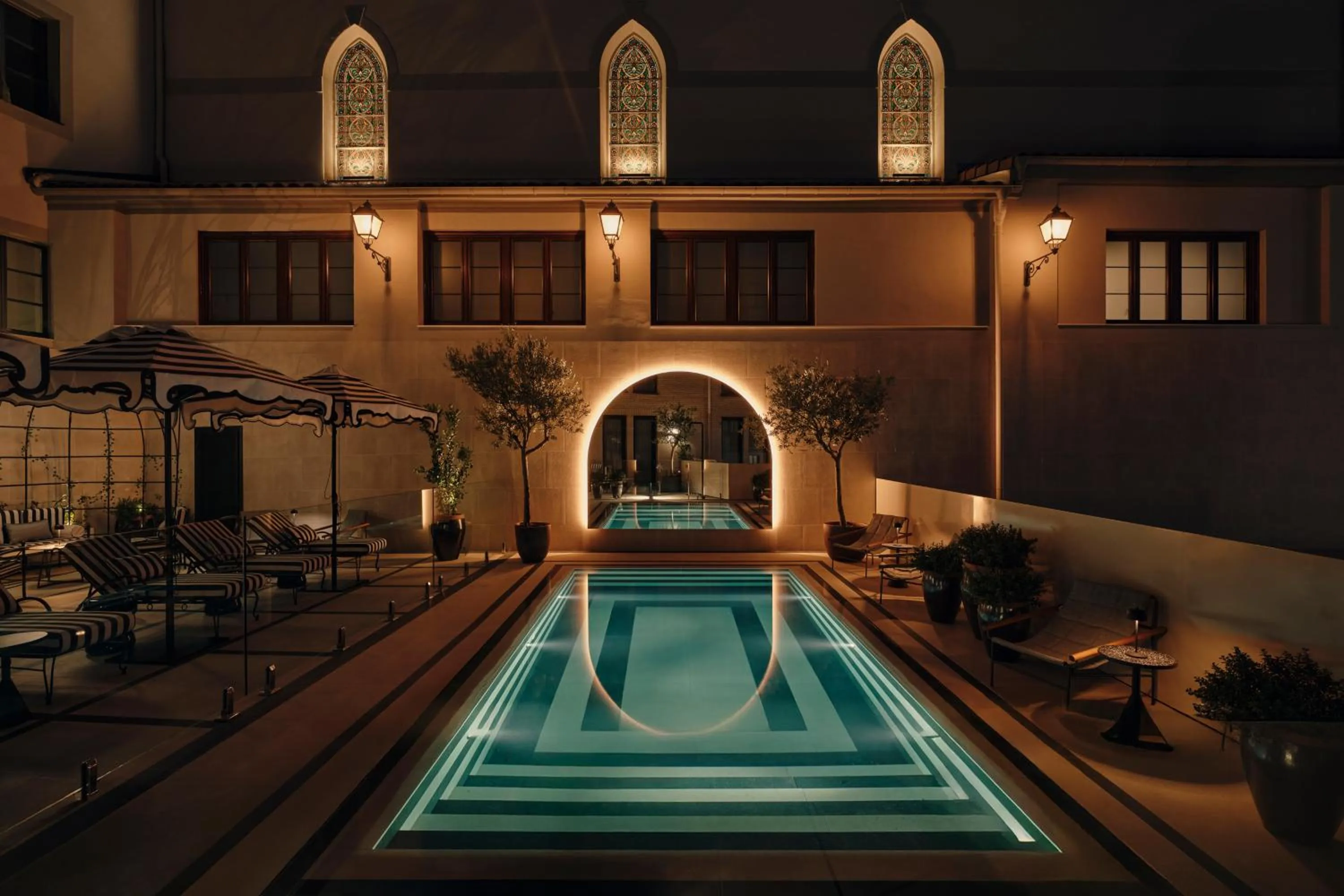 Swimming pool in Pamplona Catedral Hotel
