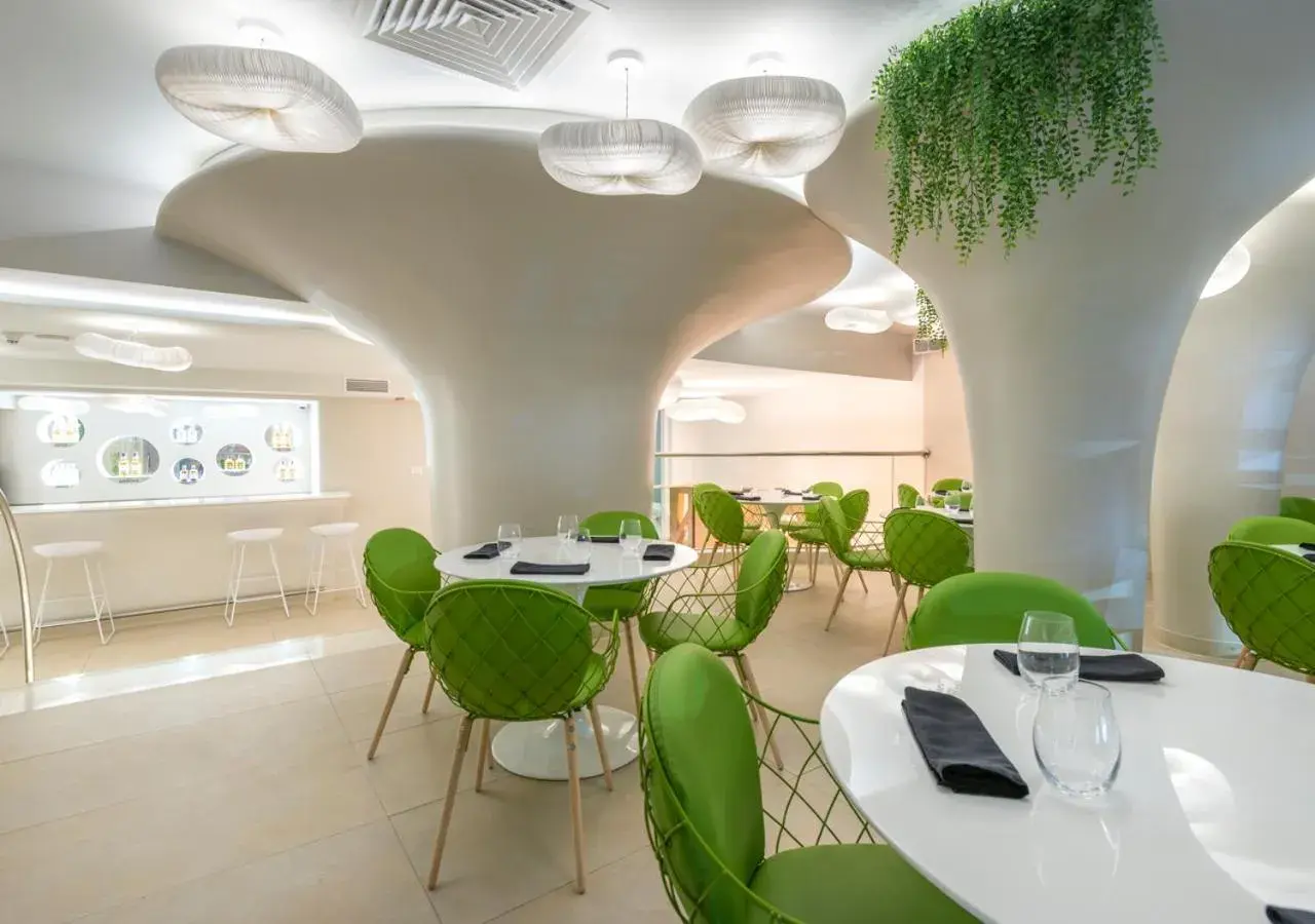 Restaurant/places to eat in 45 by Director Restaurant/places to eat in 45 by Director