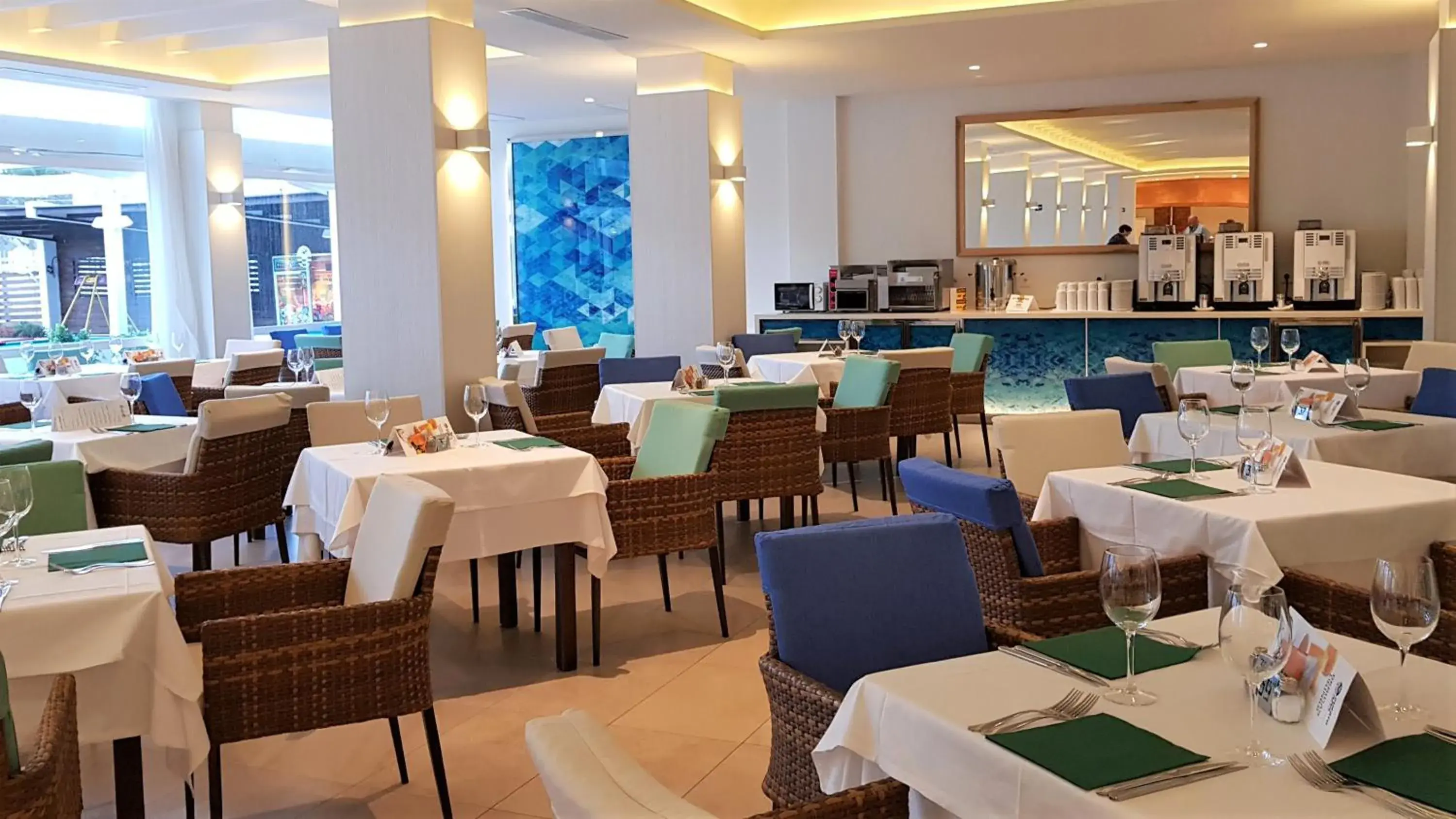 Restaurant/places to eat in Puerto Azul Suite Hotel Restaurant/places to eat in Puerto Azul Suite Hotel