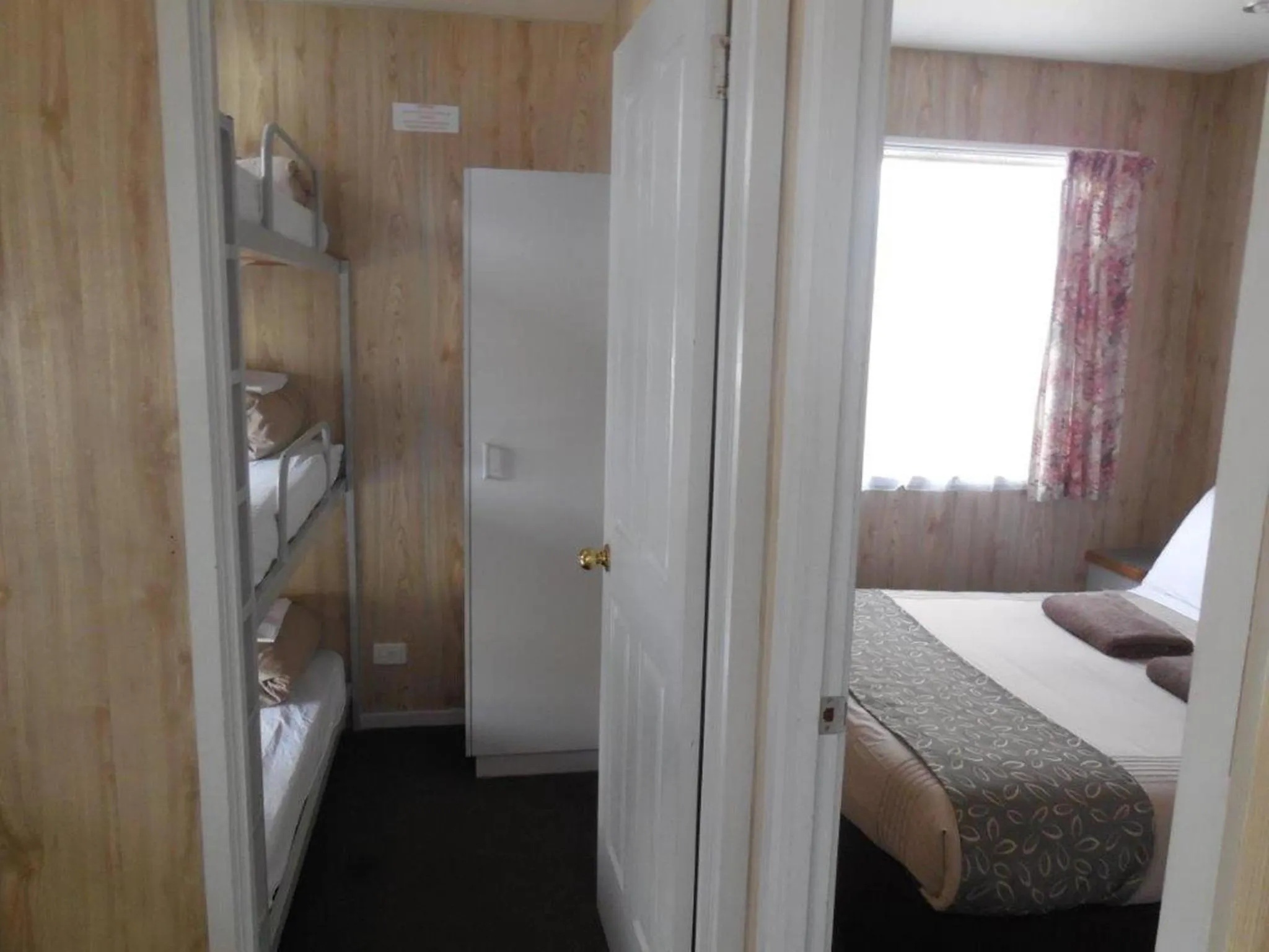 Bed in Wodonga Caravan & Cabin Park