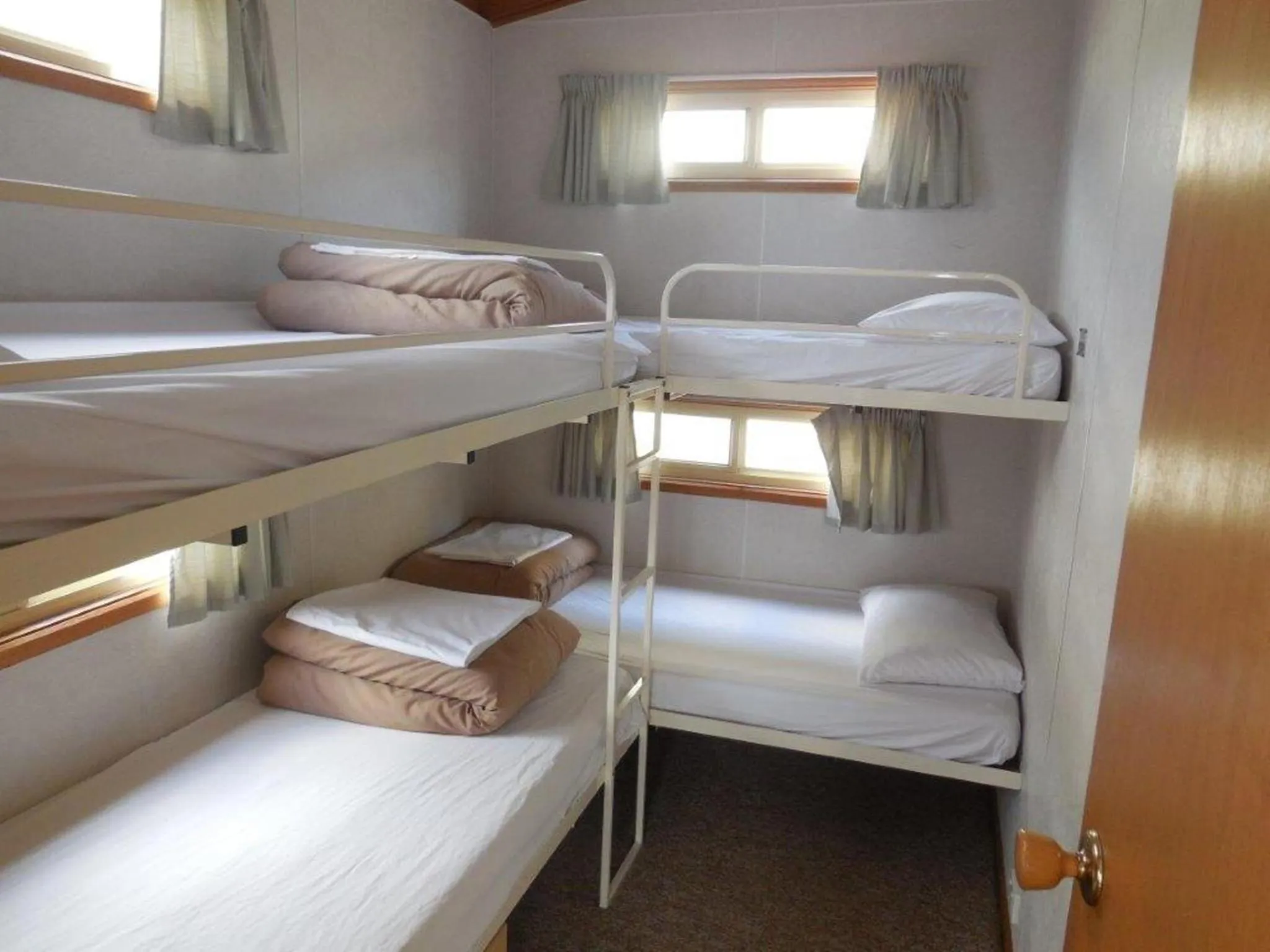 bunk bed, Bed in Wodonga Caravan & Cabin Park