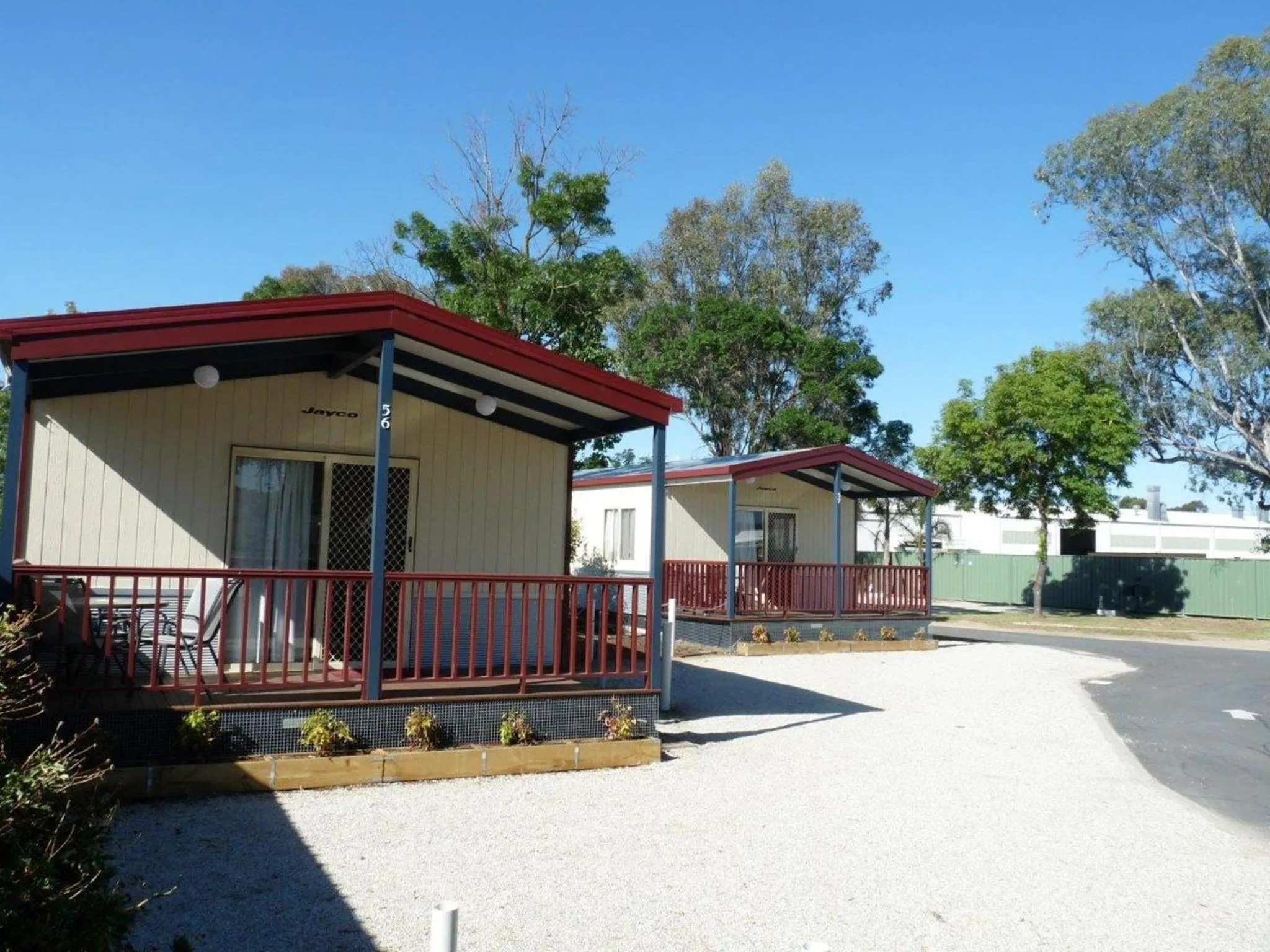 Property building in Wodonga Caravan & Cabin Park