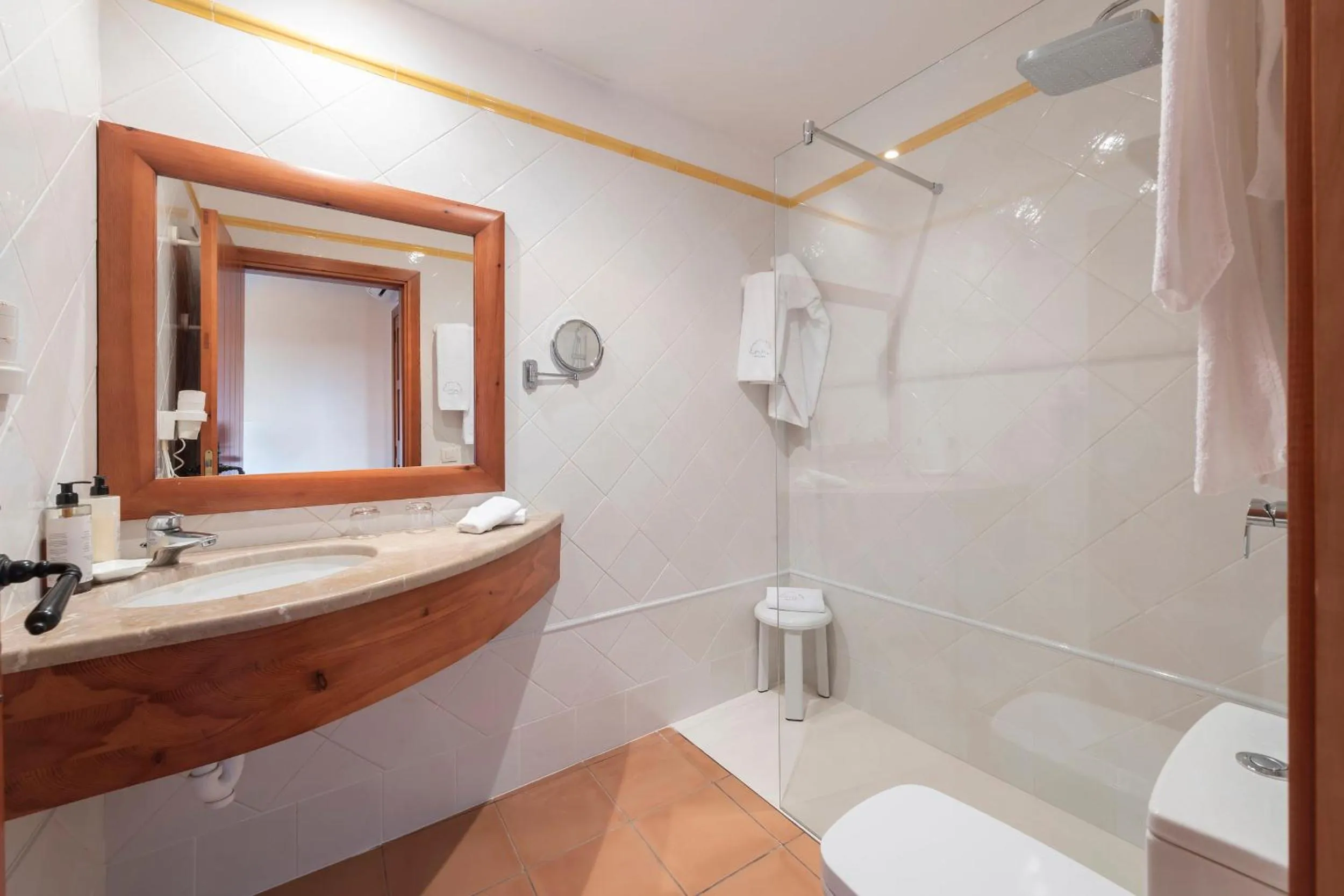 Bathroom in Finca Son Roig by Valentin