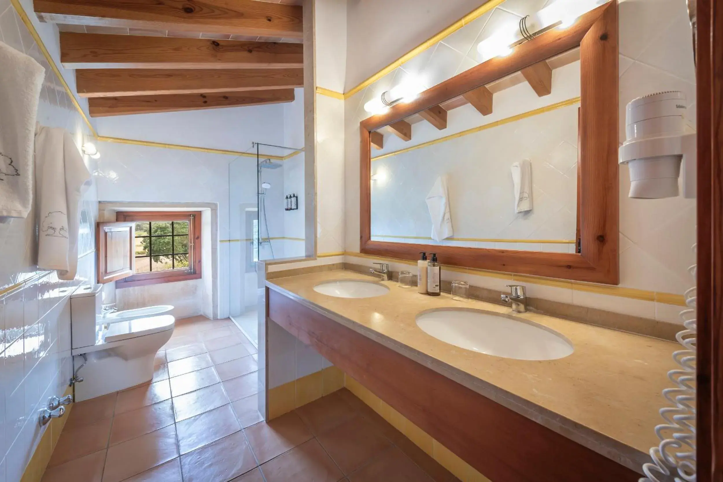 Bathroom in Finca Son Roig by Valentin Bathroom in Finca Son Roig by Valentin