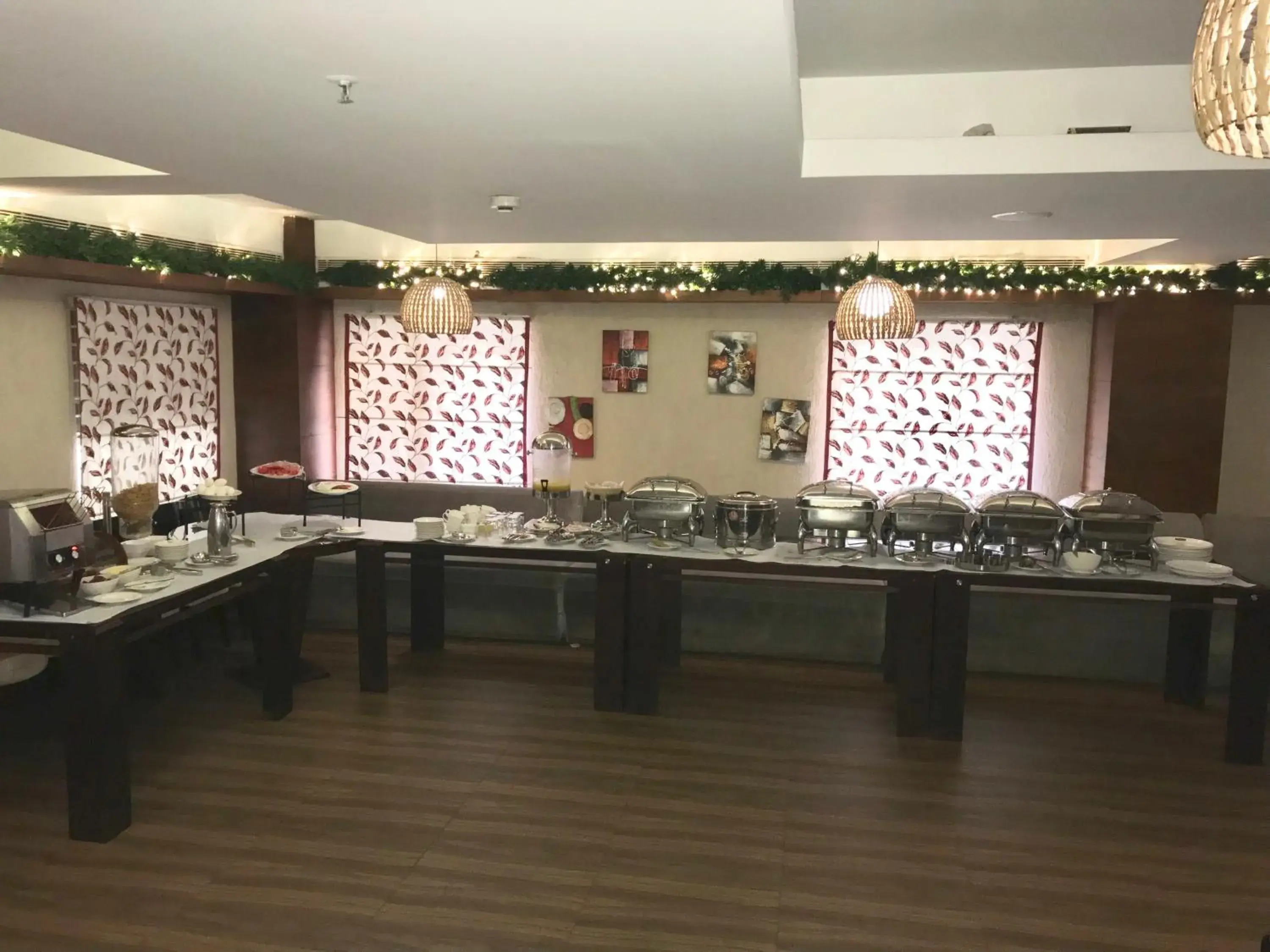 Restaurant/places to eat in KGA Elite Continental Hotel Restaurant/places to eat in KGA Elite Continental Hotel