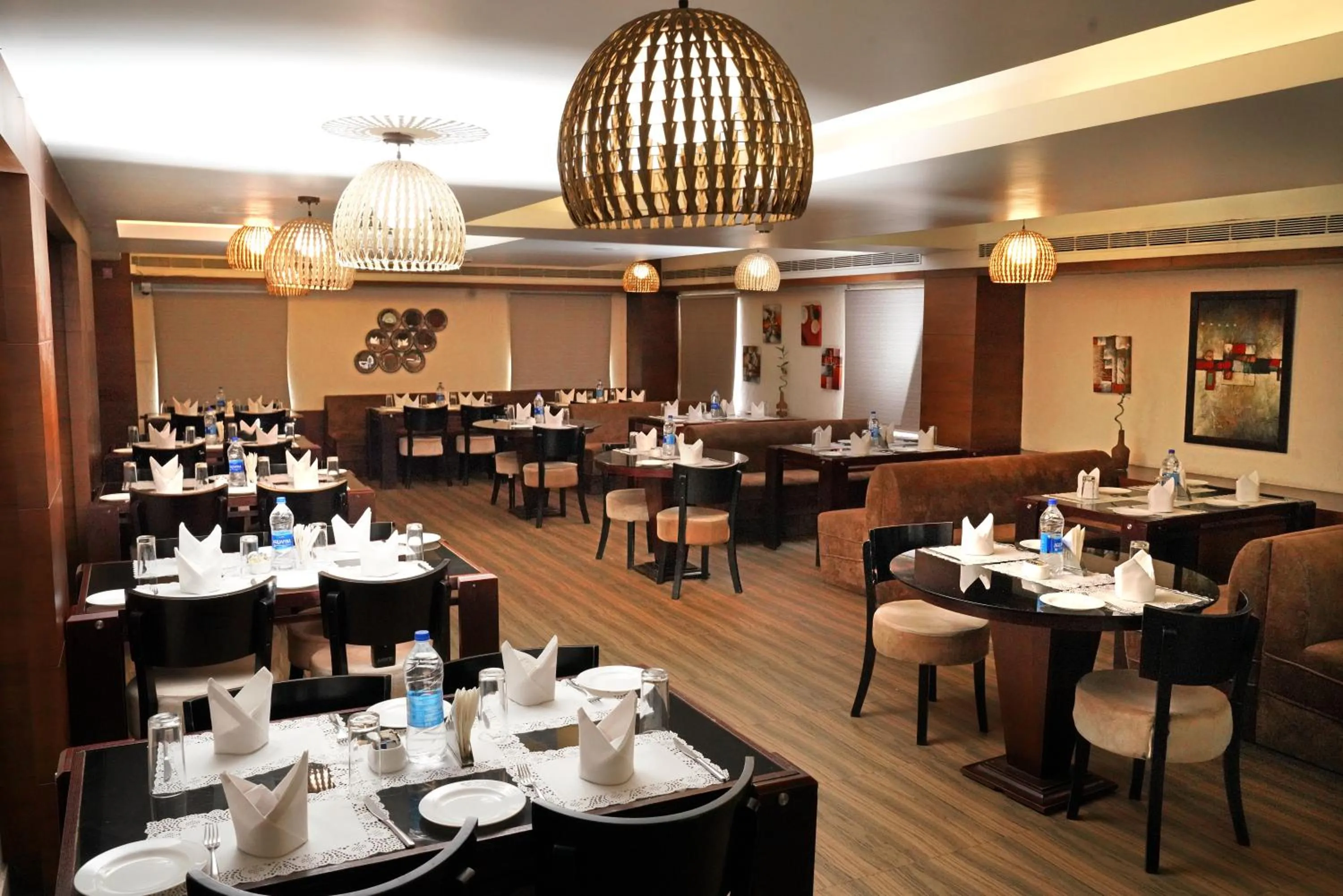 Restaurant/places to eat in KGA Elite Continental Hotel