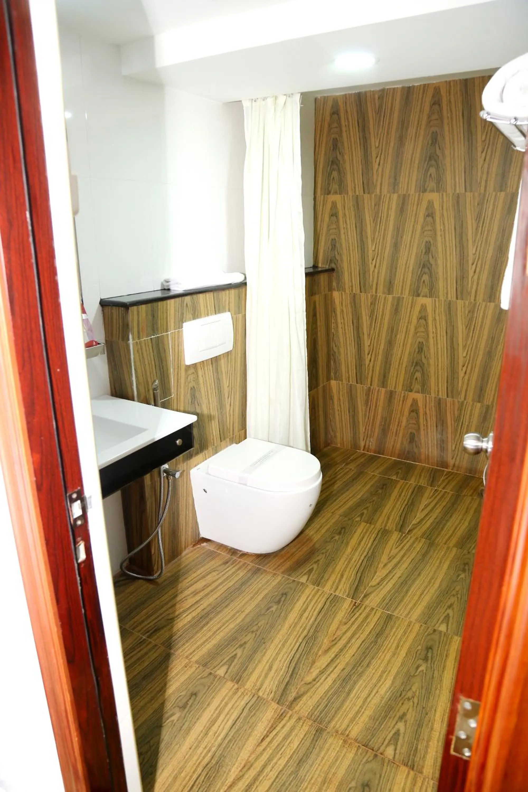 Photo of the whole room in KGA Elite Continental Hotel