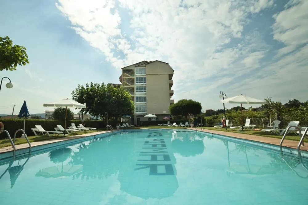 Swimming pool in Hotel Ría Mar
