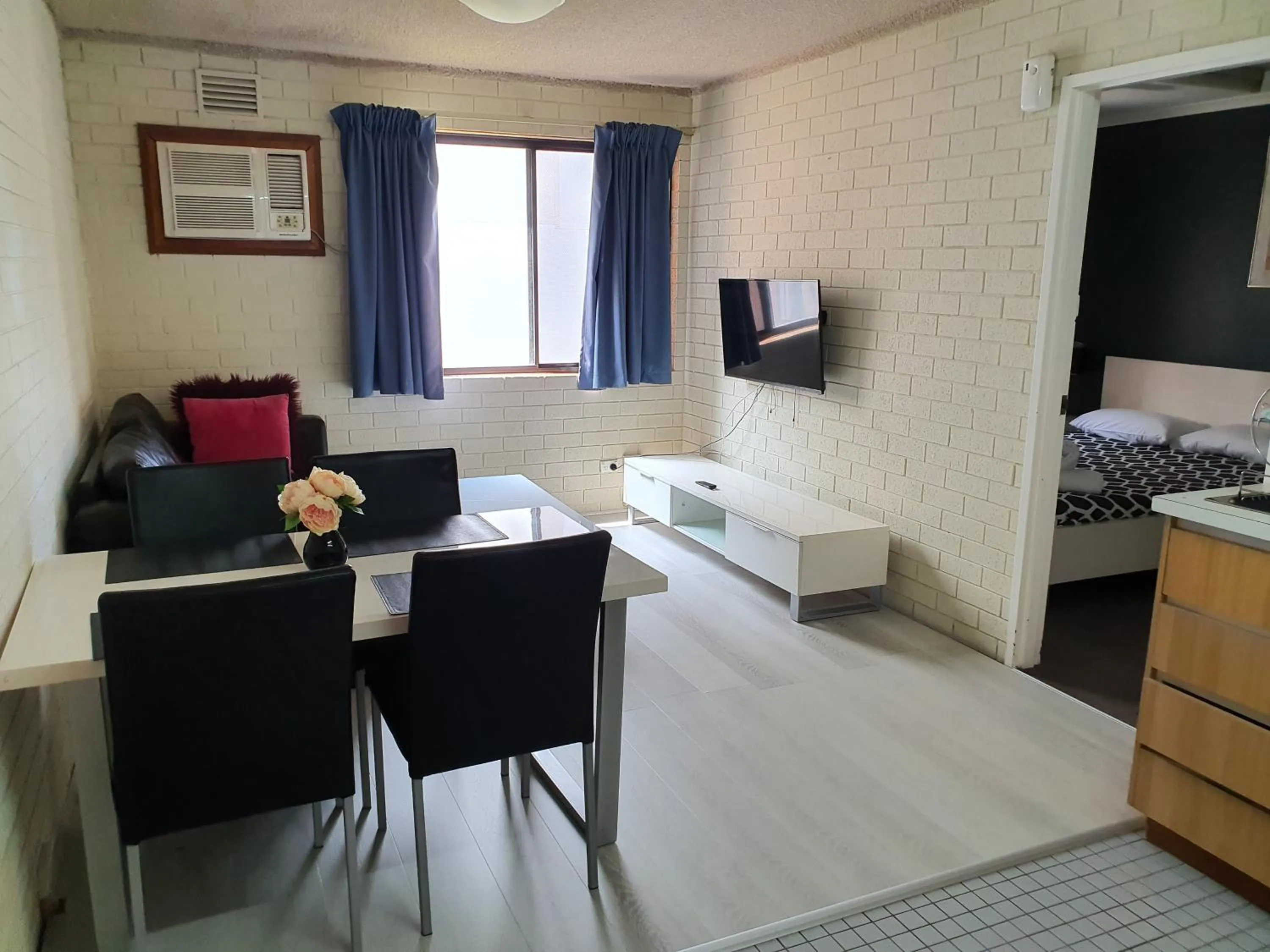 Bed in Perth City Apartment Hotel