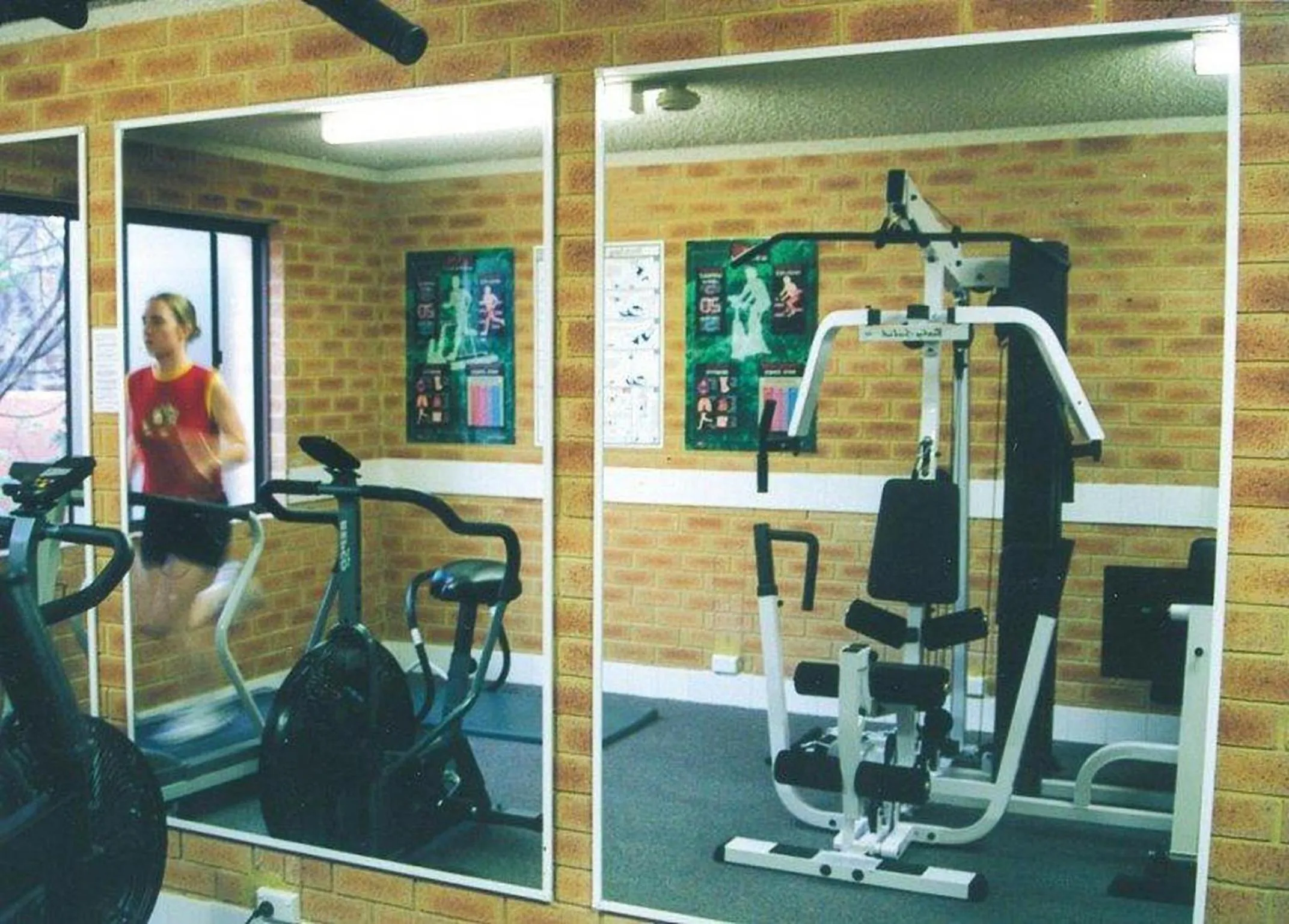 Fitness centre/facilities in Perth City Apartment Hotel