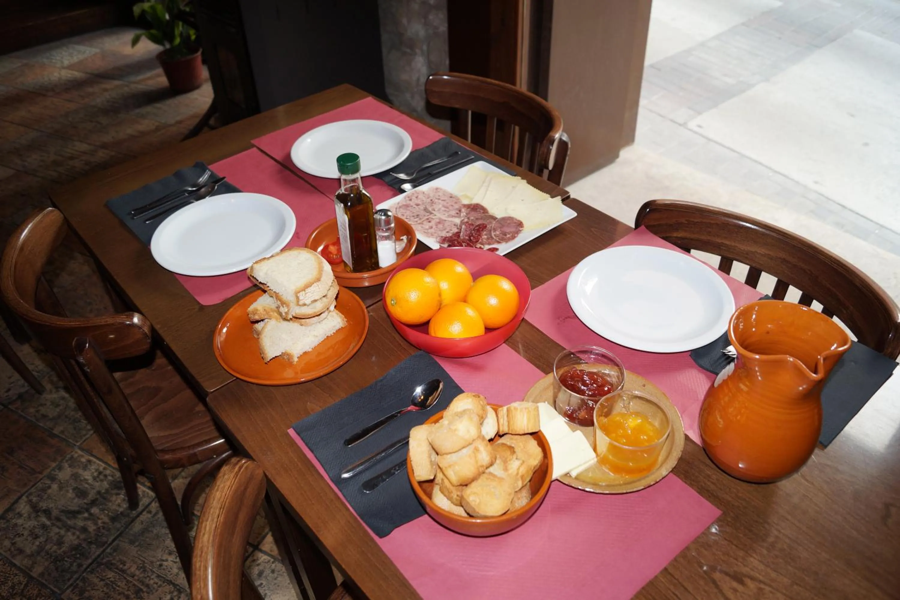 Breakfast in Urbi Apartments