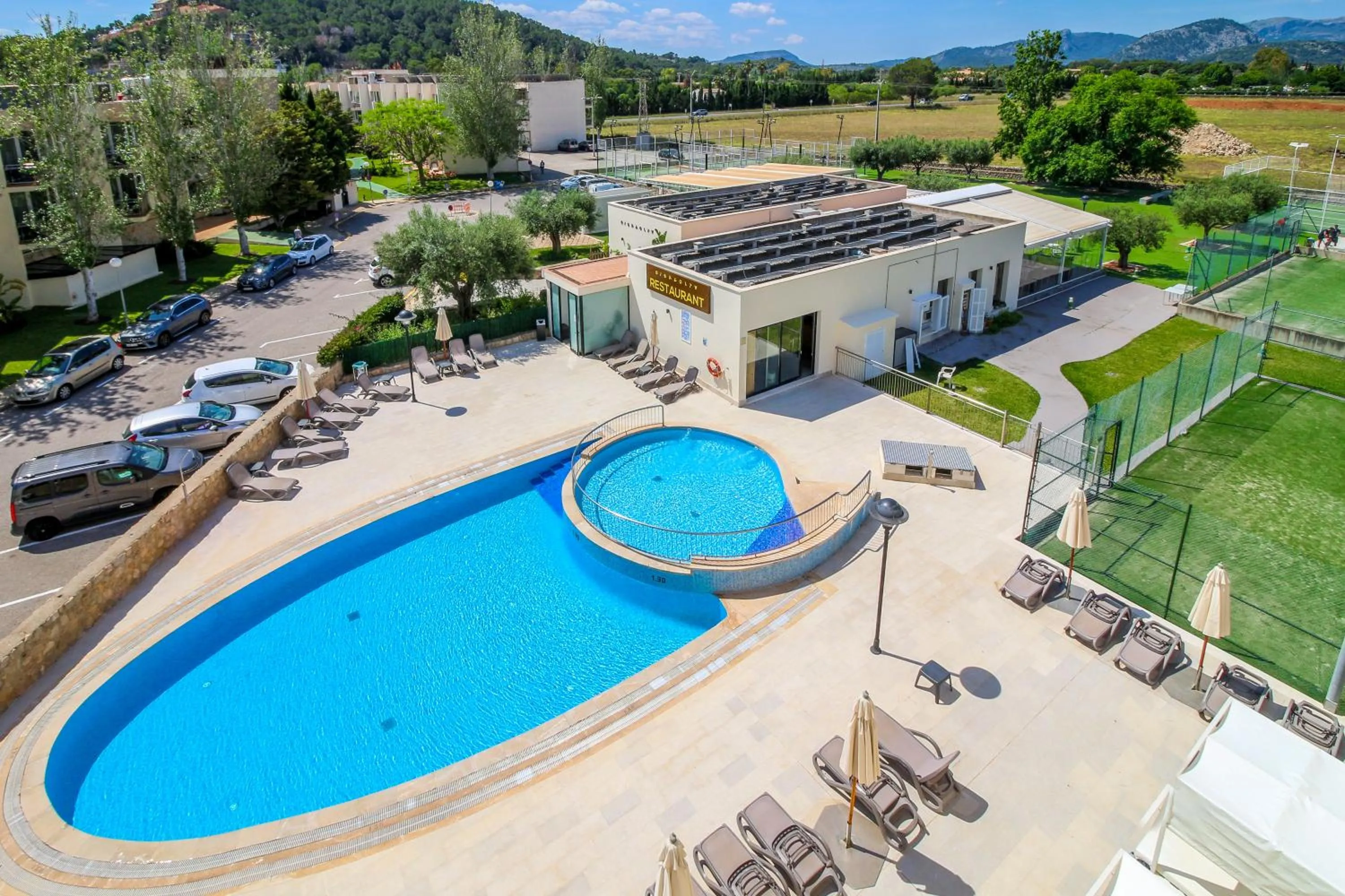 Pool view in Aparthotel Duva & Spa