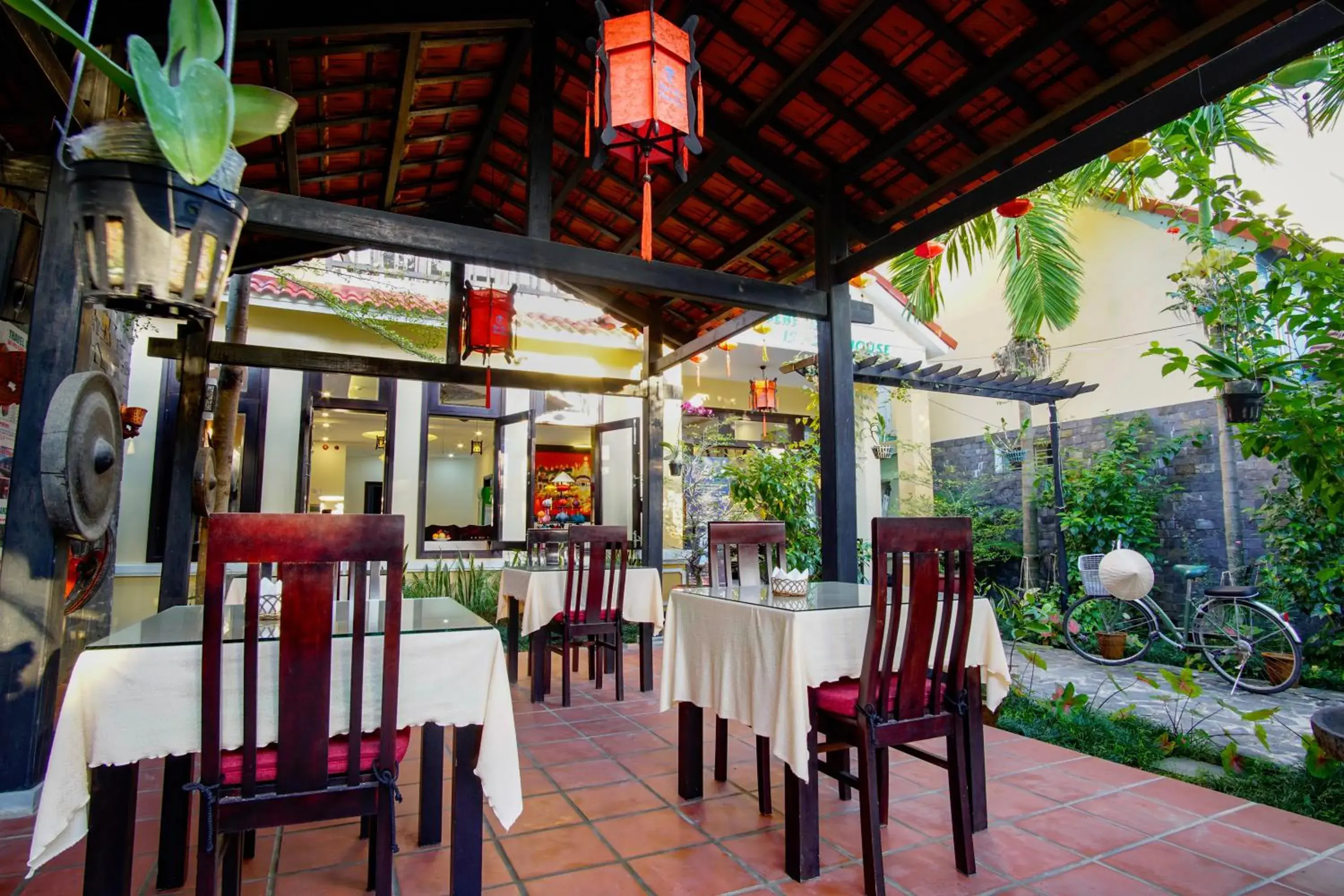 Restaurant/places to eat in Rural Scene Villa Restaurant/places to eat in Rural Scene Villa