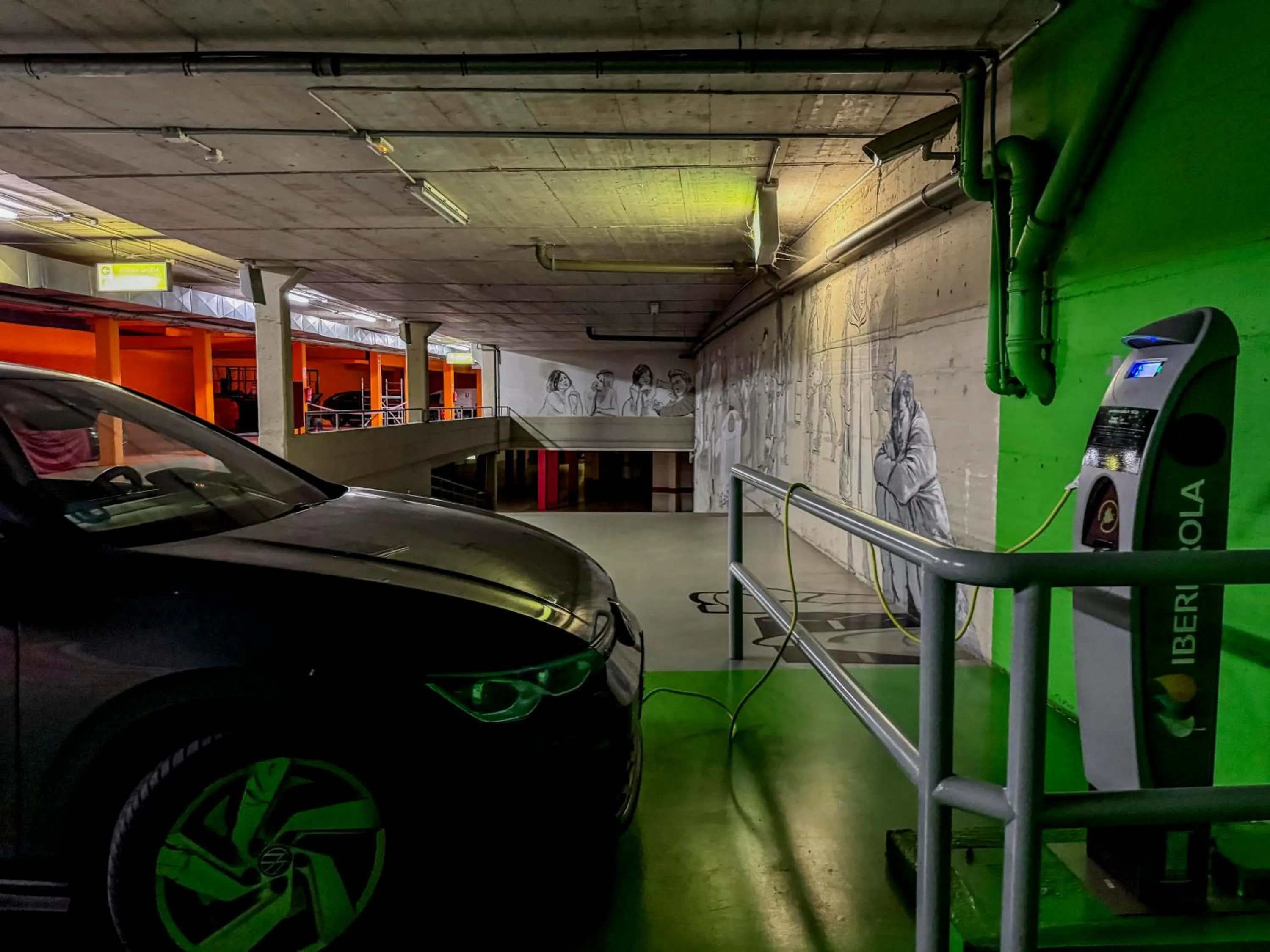 Parking in Hotel Jardines de Uleta Suites