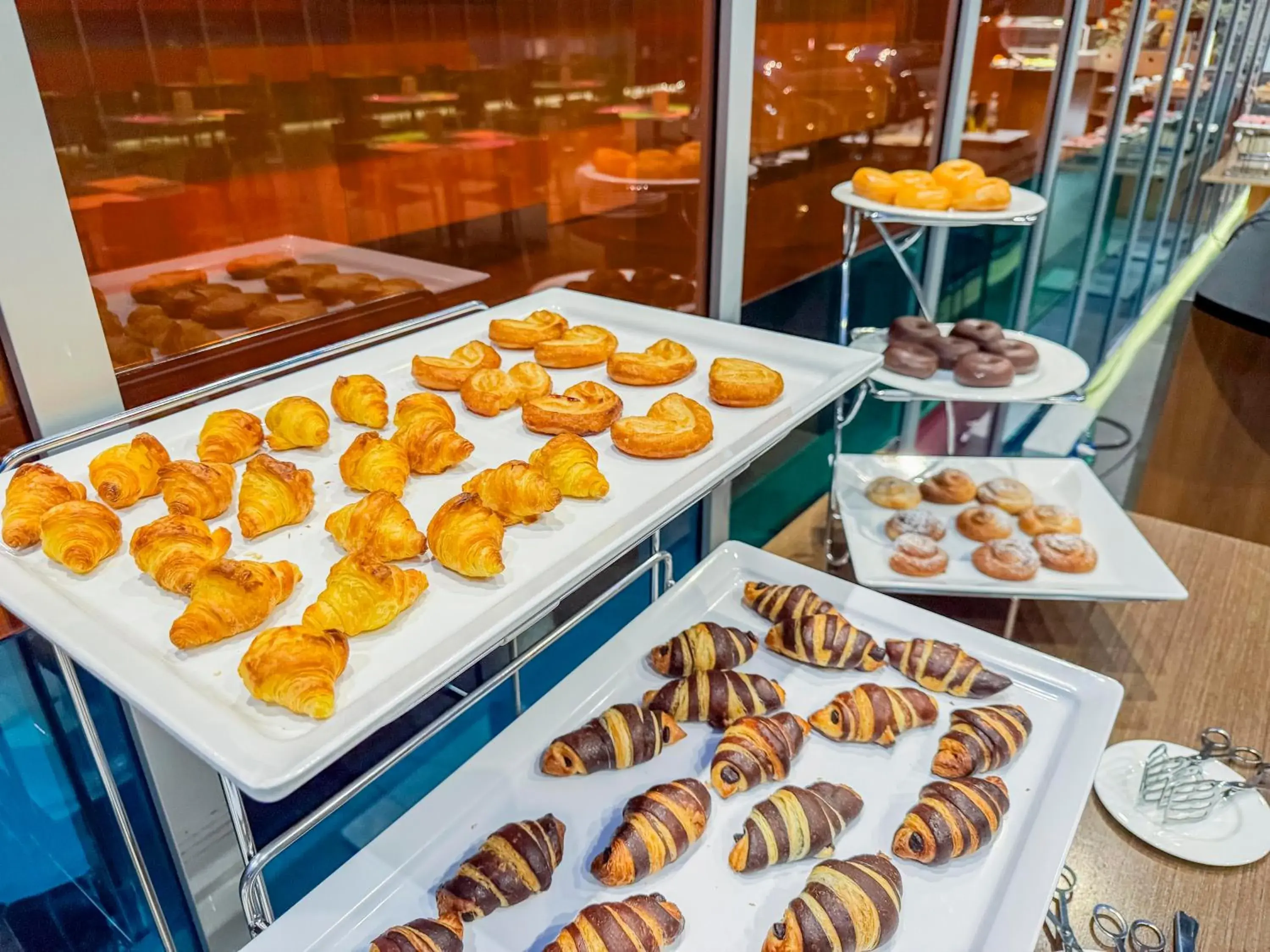 Breakfast in Hotel Jardines de Uleta Suites Breakfast in Hotel Jardines de Uleta Suites