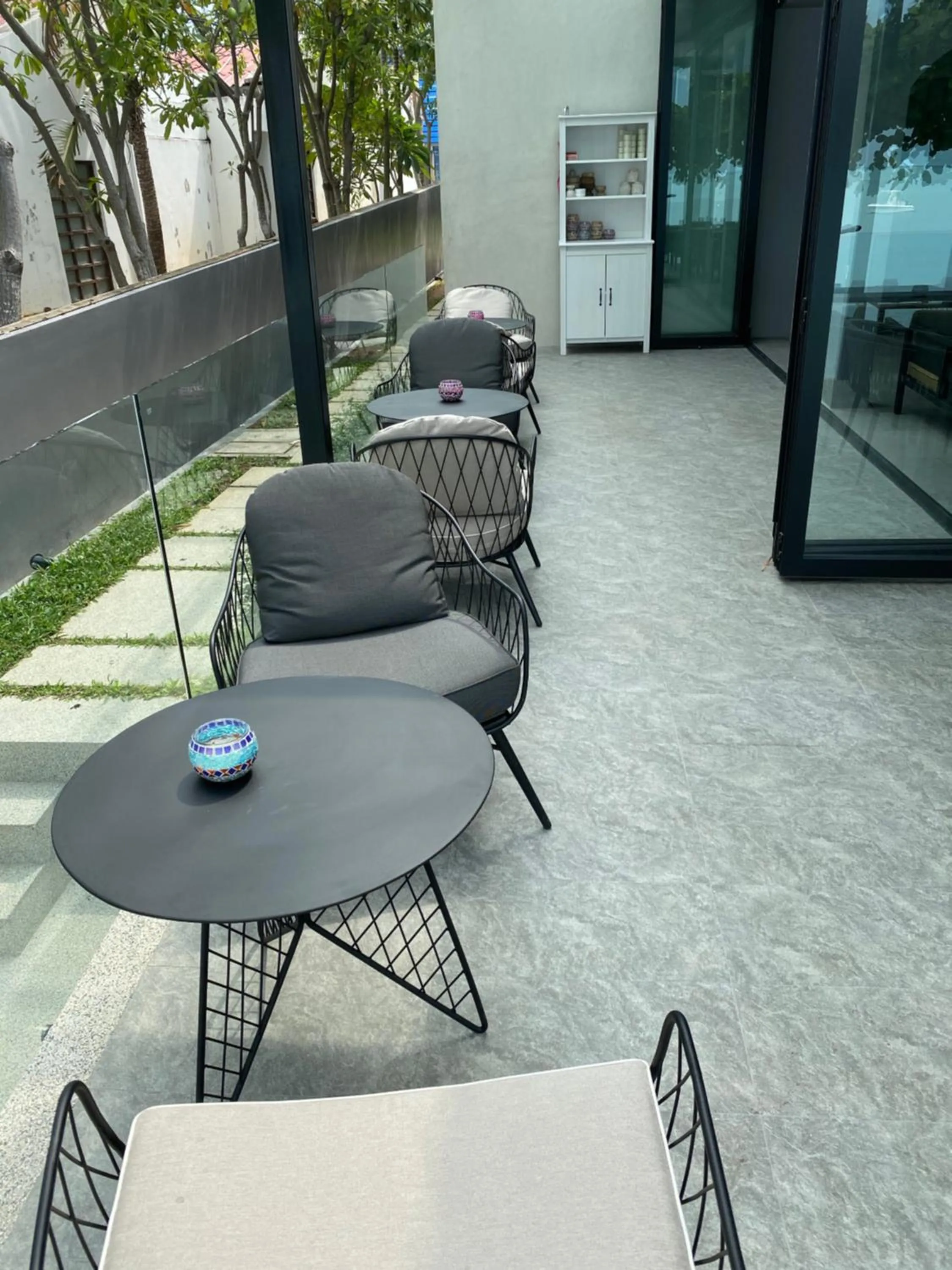 Restaurant/places to eat in Sea Suite Villa