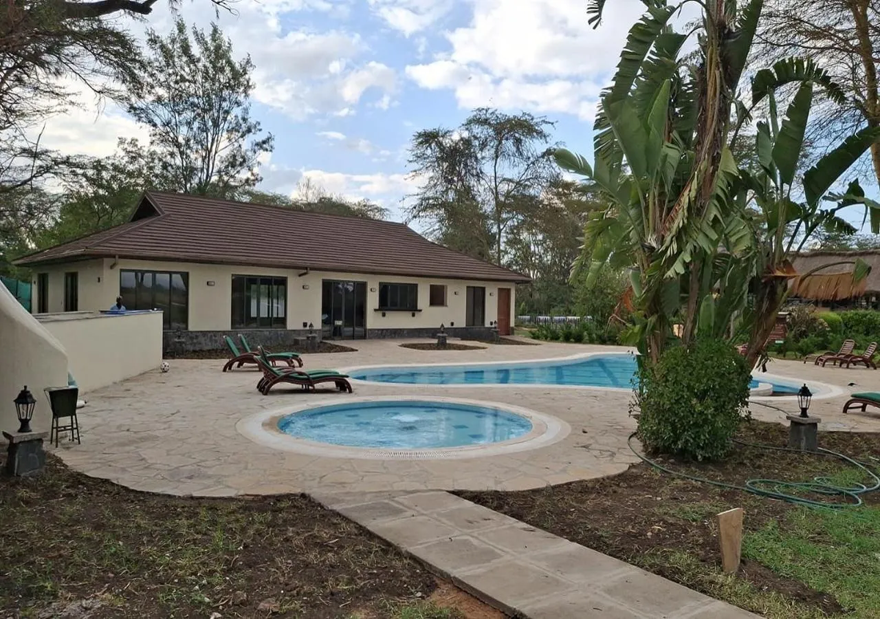 Swimming pool in Sweetwaters Serena Camp