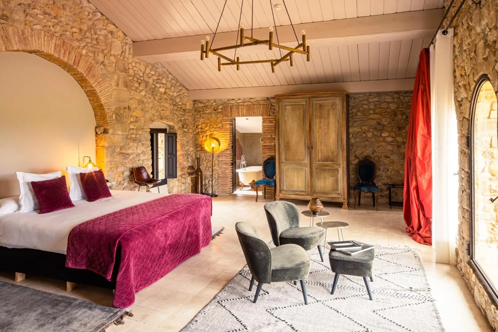 Bedroom in Hotel Castell d'Emporda