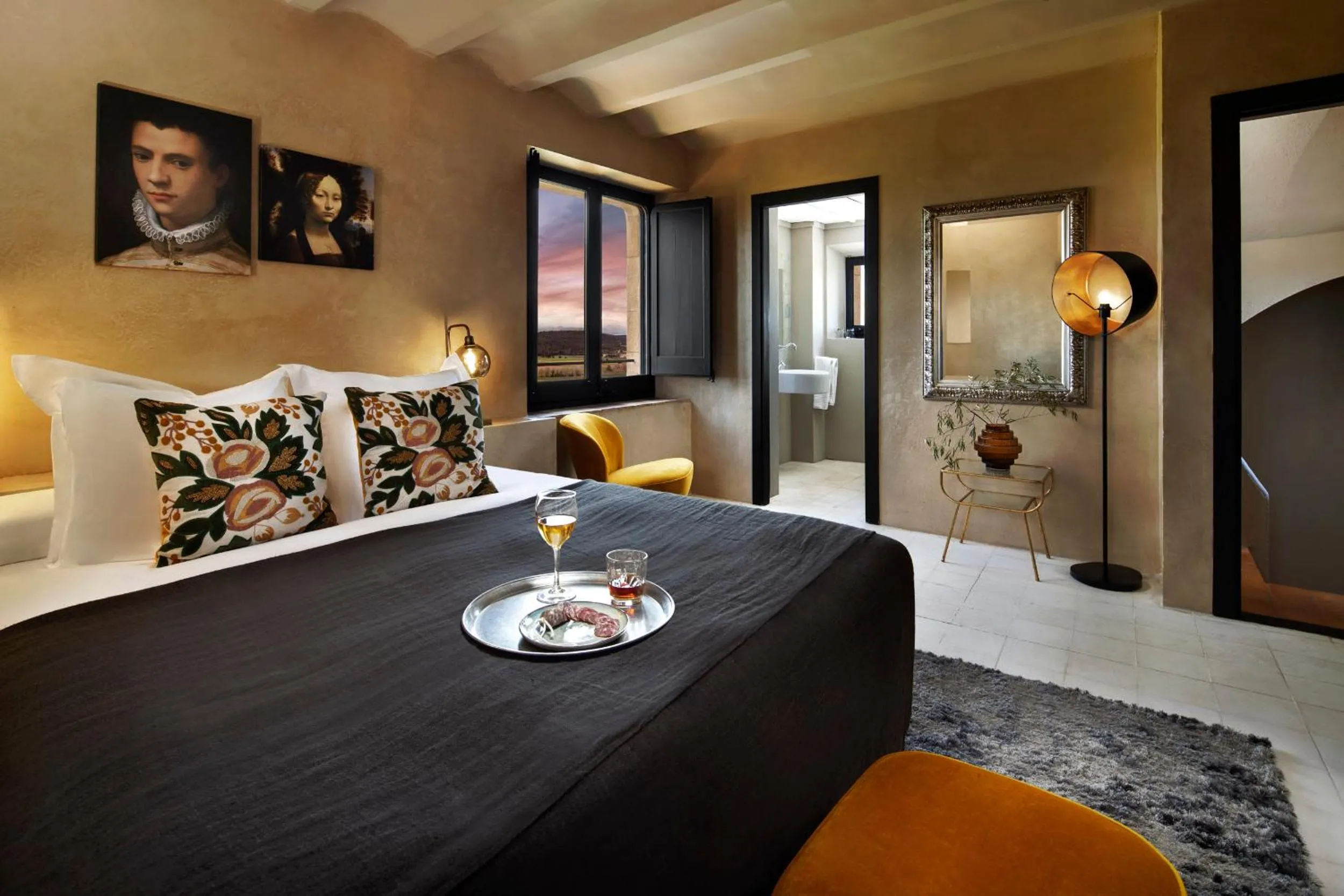 Bed in Hotel Castell d'Emporda