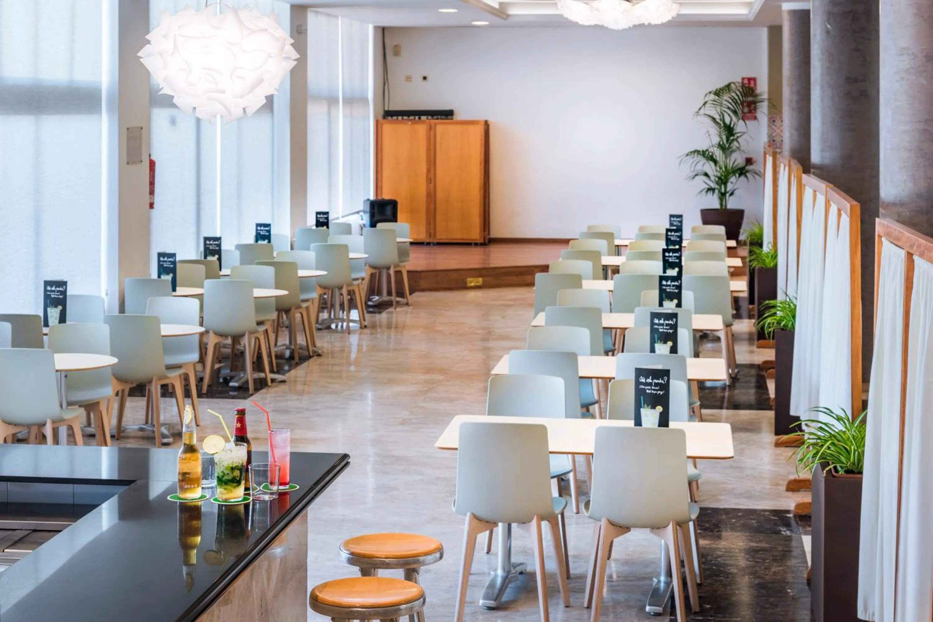 Restaurant/places to eat in Aparthotel Cye Holiday Centre