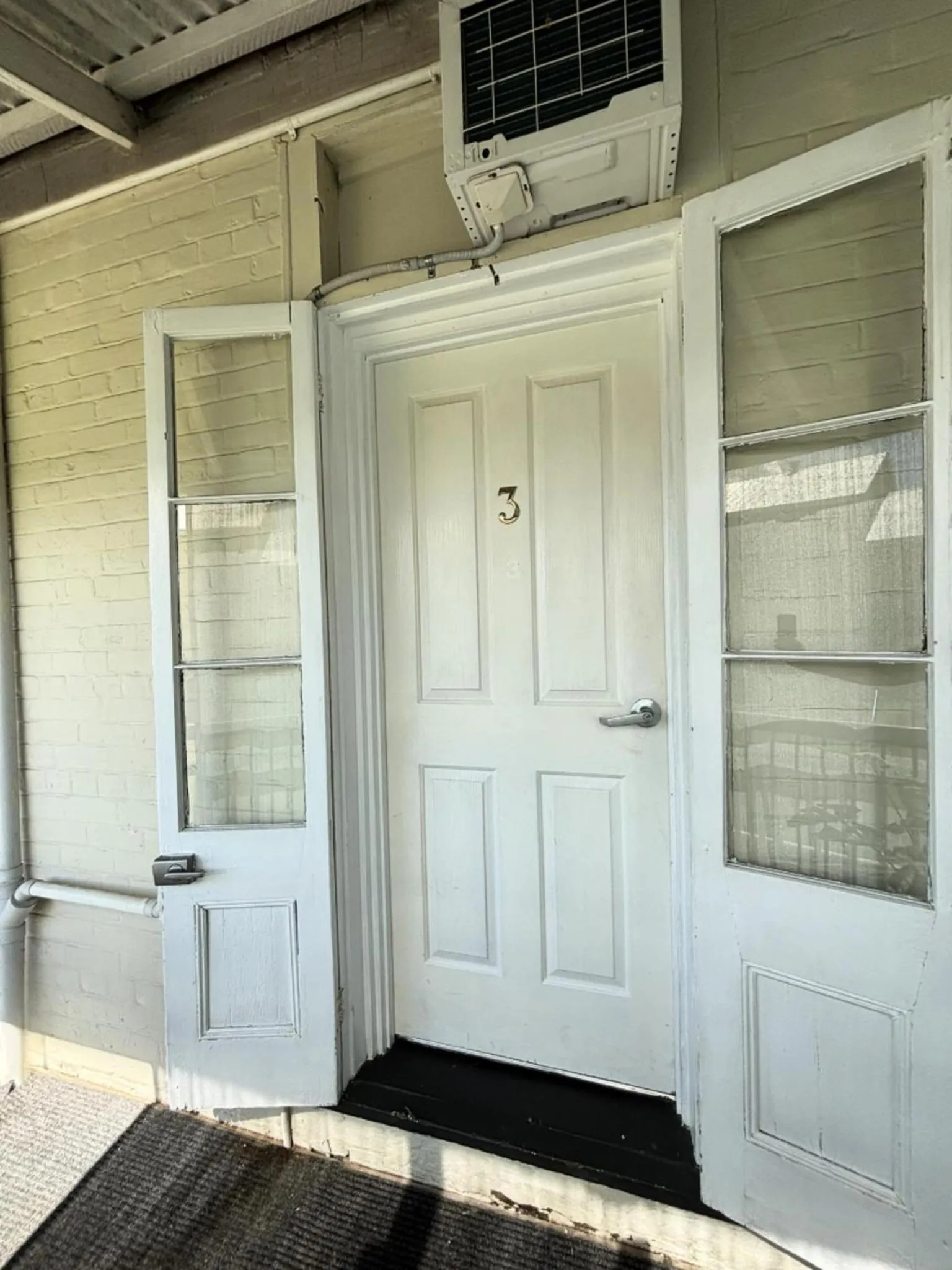 Facade/entrance in Grand Hotel Mount Morgan