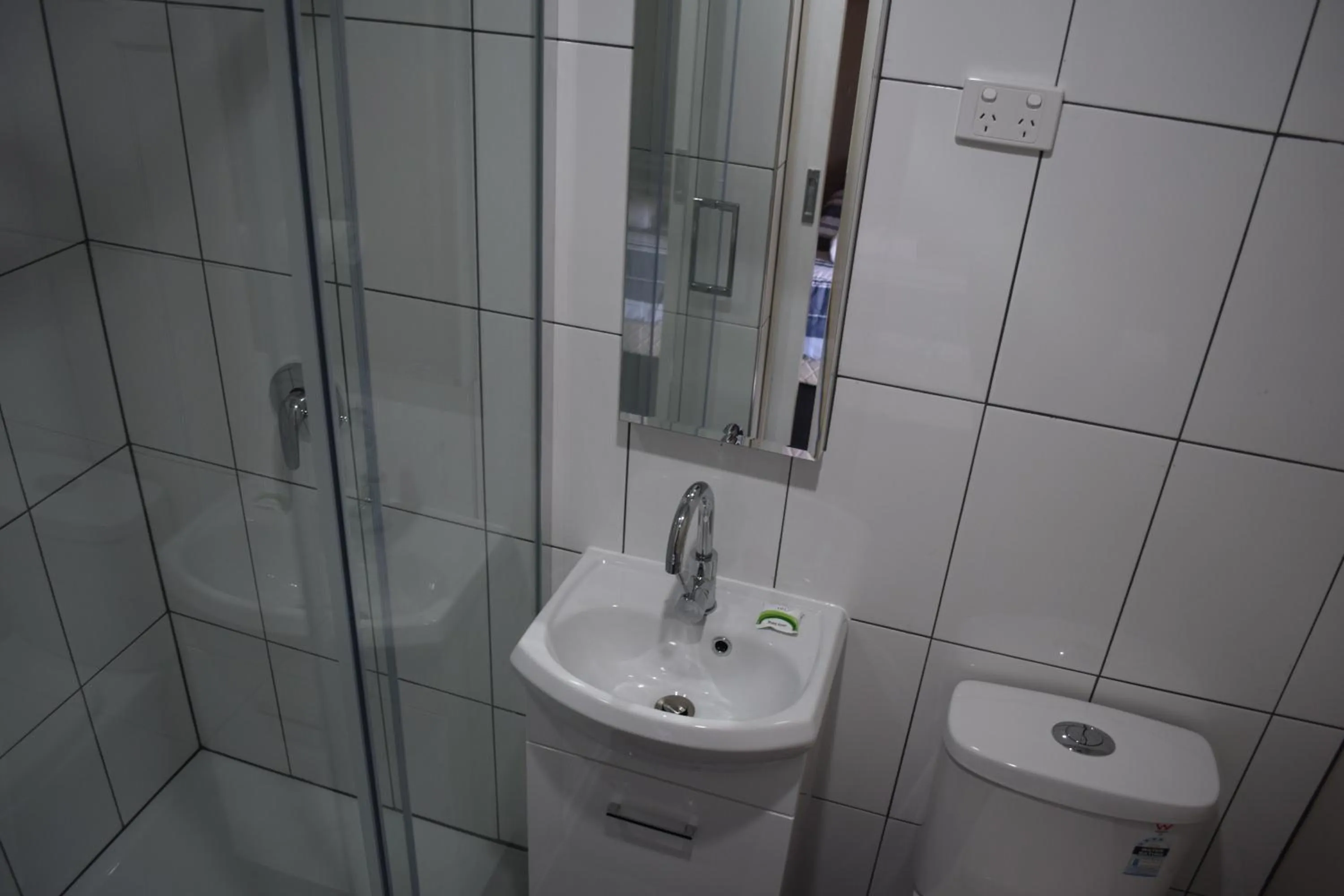 Bathroom in Grand Hotel Mount Morgan