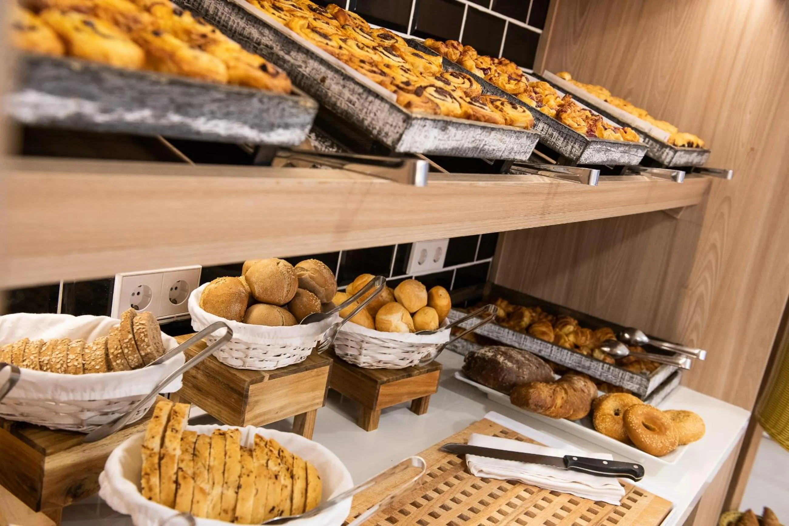 Food and drinks in Tomir Portals Suites - Adults Only