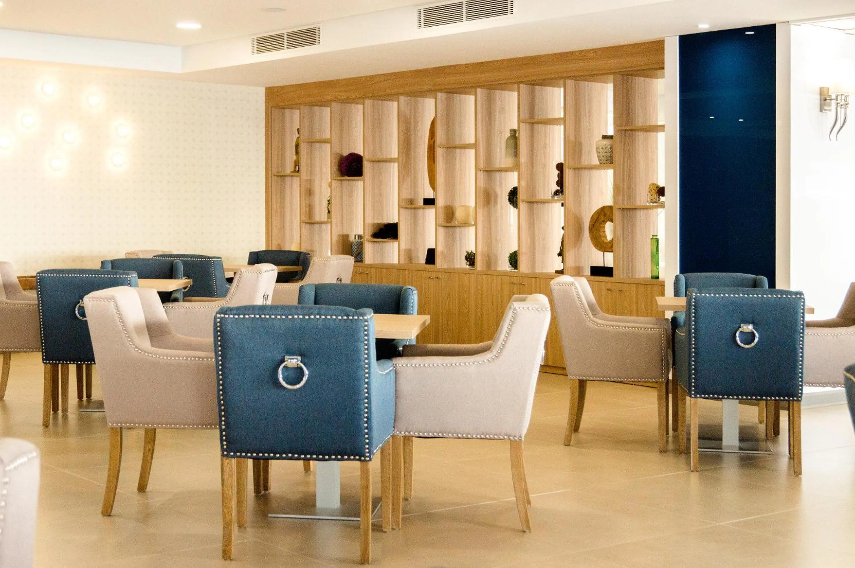 Lounge or bar in Tomir Portals Suites - Adults Only