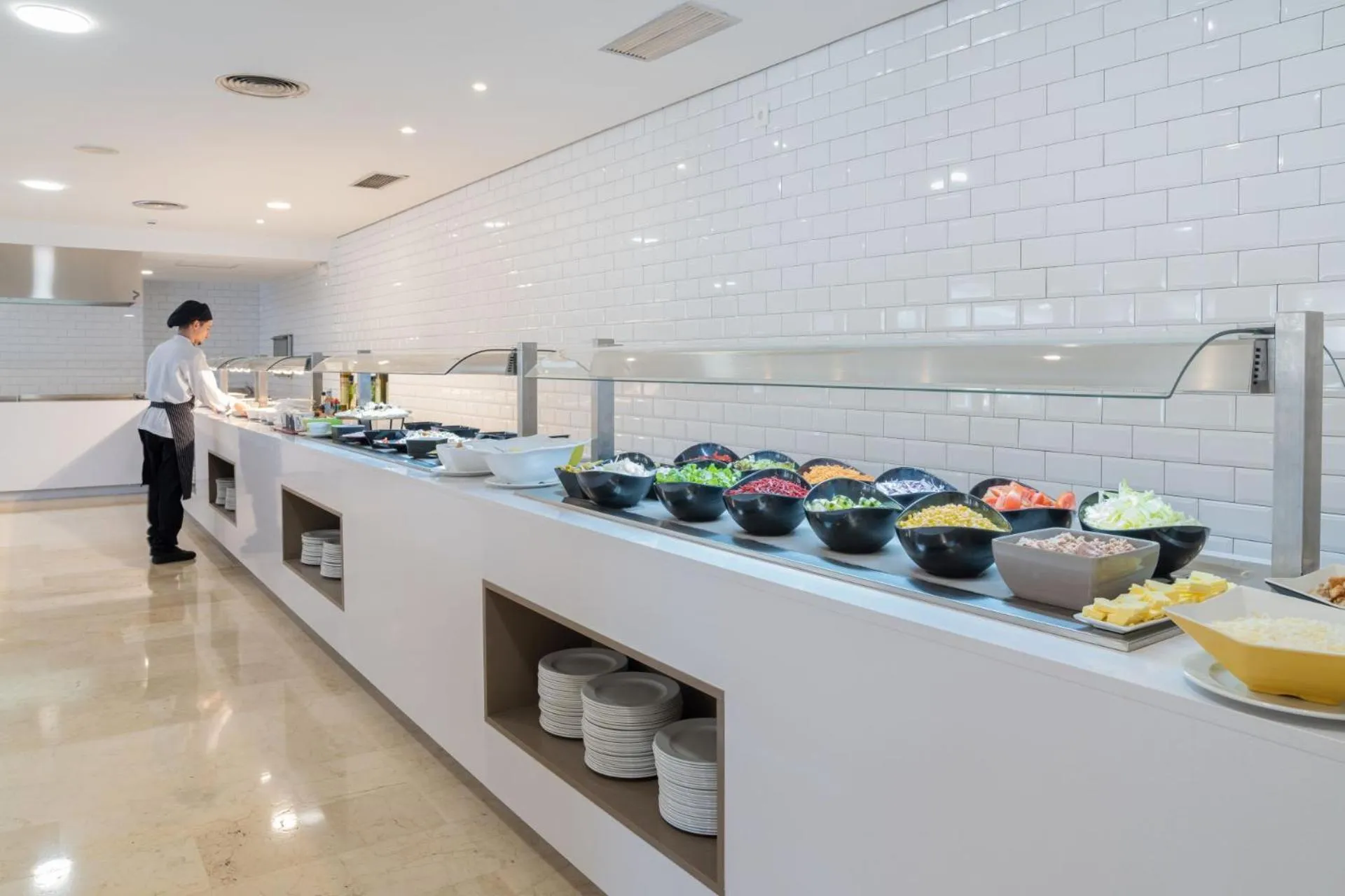 Restaurant/places to eat in Aparthotel Caprice Isabel