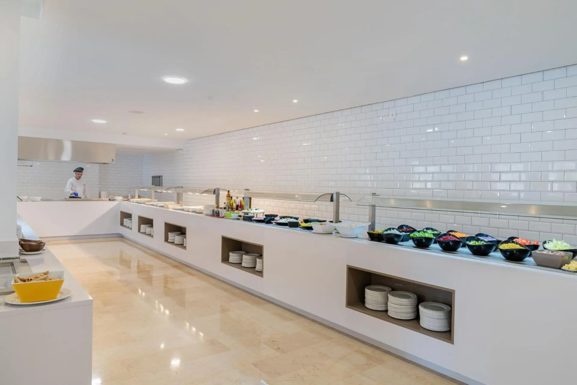 Restaurant/places to eat in Aparthotel Caprice Isabel