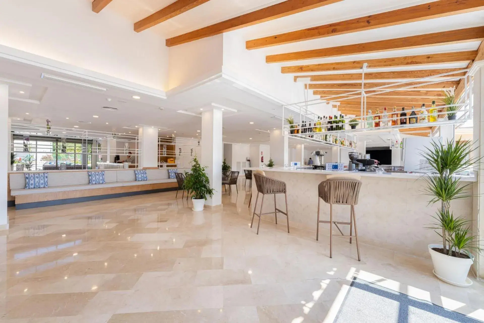 Lounge or bar in Aparthotel Ferrer Lime Isabel Lounge or bar in Aparthotel Ferrer Lime Isabel