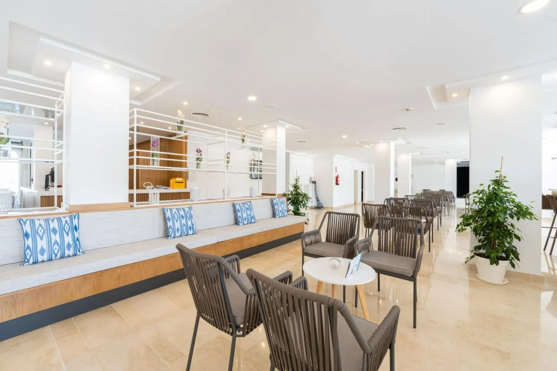 Lounge or bar in Aparthotel Ferrer Lime Isabel Lounge or bar in Aparthotel Ferrer Lime Isabel