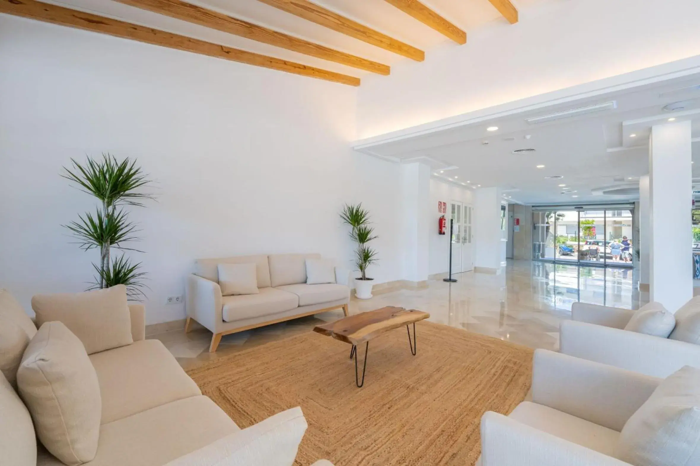 Lounge or bar in Aparthotel Ferrer Lime Isabel Lounge or bar in Aparthotel Ferrer Lime Isabel