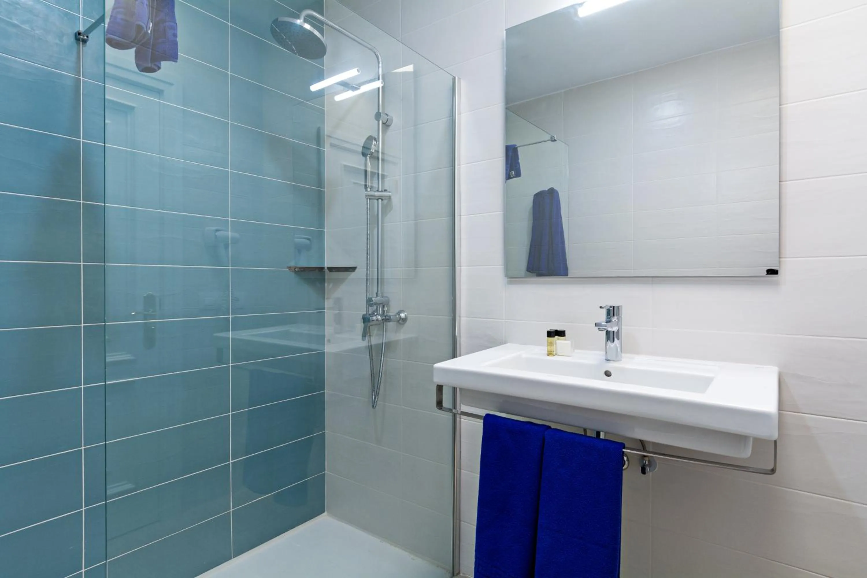 Bathroom in Apartamentos Panorama Adults Only