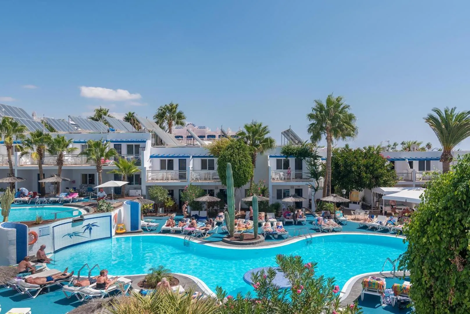 Pool view in Apartamentos Parque Tropical en Lanzarote